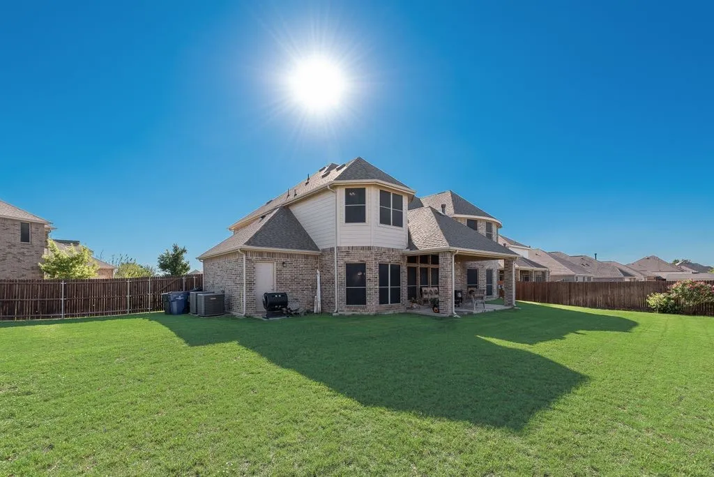 Single Family Residence For Sale in Ellis County , 2601 Maple Leaf Drive, Midlothian, Texas 76065, 4 Bedroom, 4 Bathroom, 3 Garage spaces, 3,971 Sqft, built in 2019, mls#21390281, Real Estate Agent in Midlothian, Homes For Sale in Ellis county, Homes For Sale in Midlothian, Realtor in Midlothian Texas, Real Estate Brokerage Independent Realty Texas, Luminita Cordes Realtor