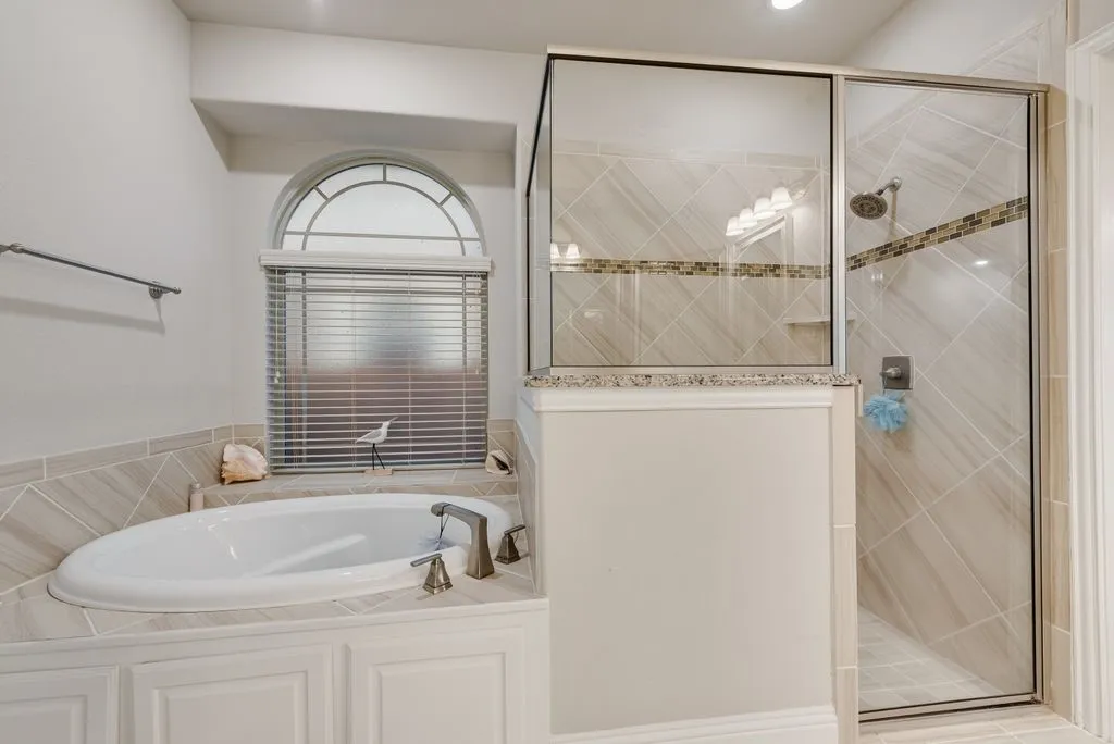 Single Family Residence For Sale in Ellis County , 2601 Maple Leaf Drive, Midlothian, Texas 76065, 4 Bedroom, 4 Bathroom, 3 Garage spaces, 3,971 Sqft, built in 2019, mls#21390281, Real Estate Agent in Midlothian, Homes For Sale in Ellis county, Homes For Sale in Midlothian, Realtor in Midlothian Texas, Real Estate Brokerage Independent Realty Texas, Luminita Cordes Realtor