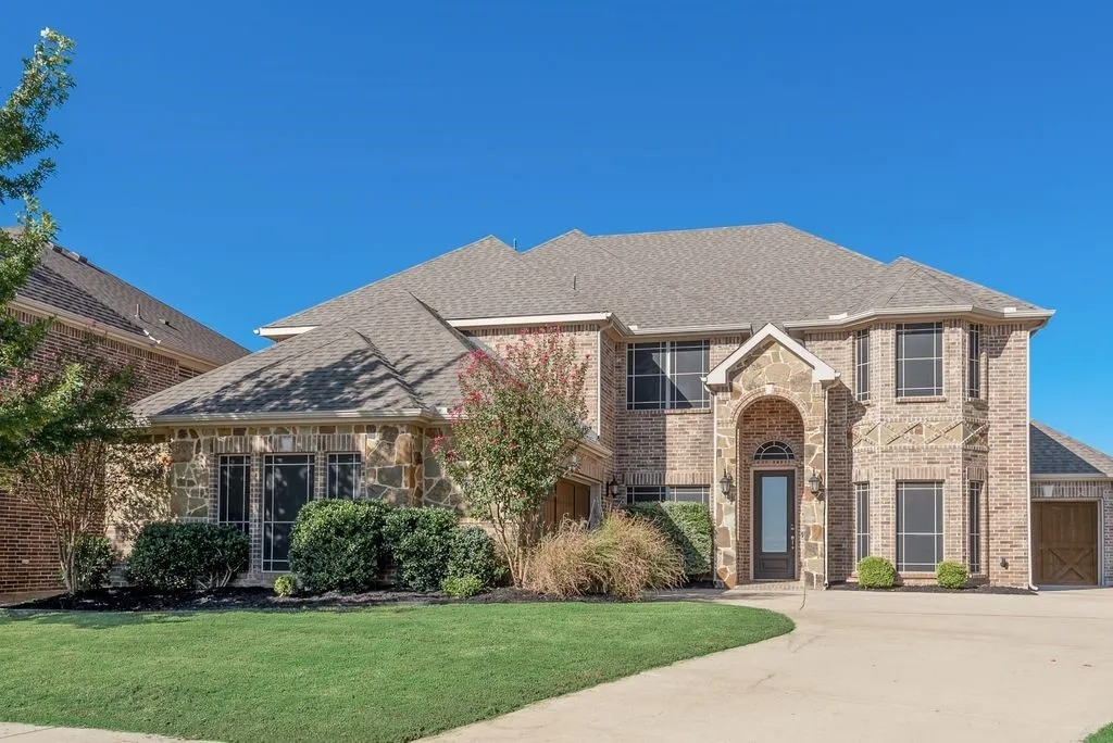 Single Family Residence For Sale in Ellis County , 2601 Maple Leaf Drive, Midlothian, Texas 76065, 4 Bedroom, 4 Bathroom, 3 Garage spaces, 3,971 Sqft, built in 2019, mls#21390281, Real Estate Agent in Midlothian, Homes For Sale in Ellis county, Homes For Sale in Midlothian, Realtor in Midlothian Texas, Real Estate Brokerage Independent Realty Texas, Luminita Cordes Realtor