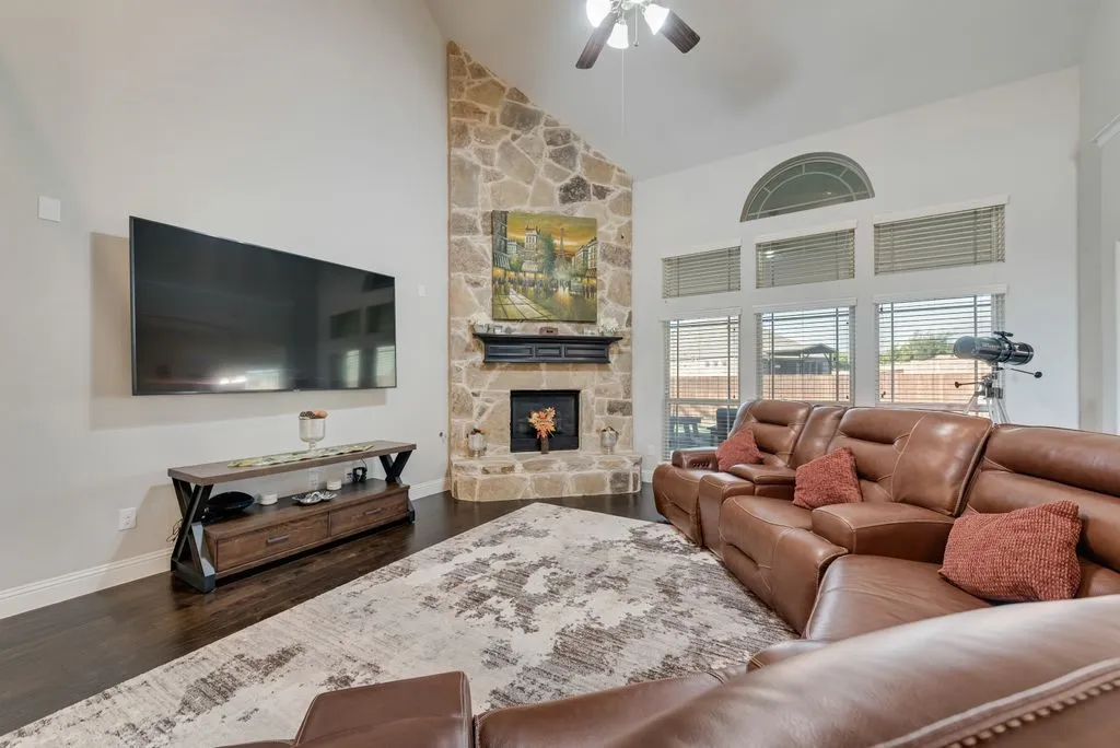Single Family Residence For Sale in Ellis County , 2601 Maple Leaf Drive, Midlothian, Texas 76065, 4 Bedroom, 4 Bathroom, 3 Garage spaces, 3,971 Sqft, built in 2019, mls#21390281, Real Estate Agent in Midlothian, Homes For Sale in Ellis county, Homes For Sale in Midlothian, Realtor in Midlothian Texas, Real Estate Brokerage Independent Realty Texas, Luminita Cordes Realtor