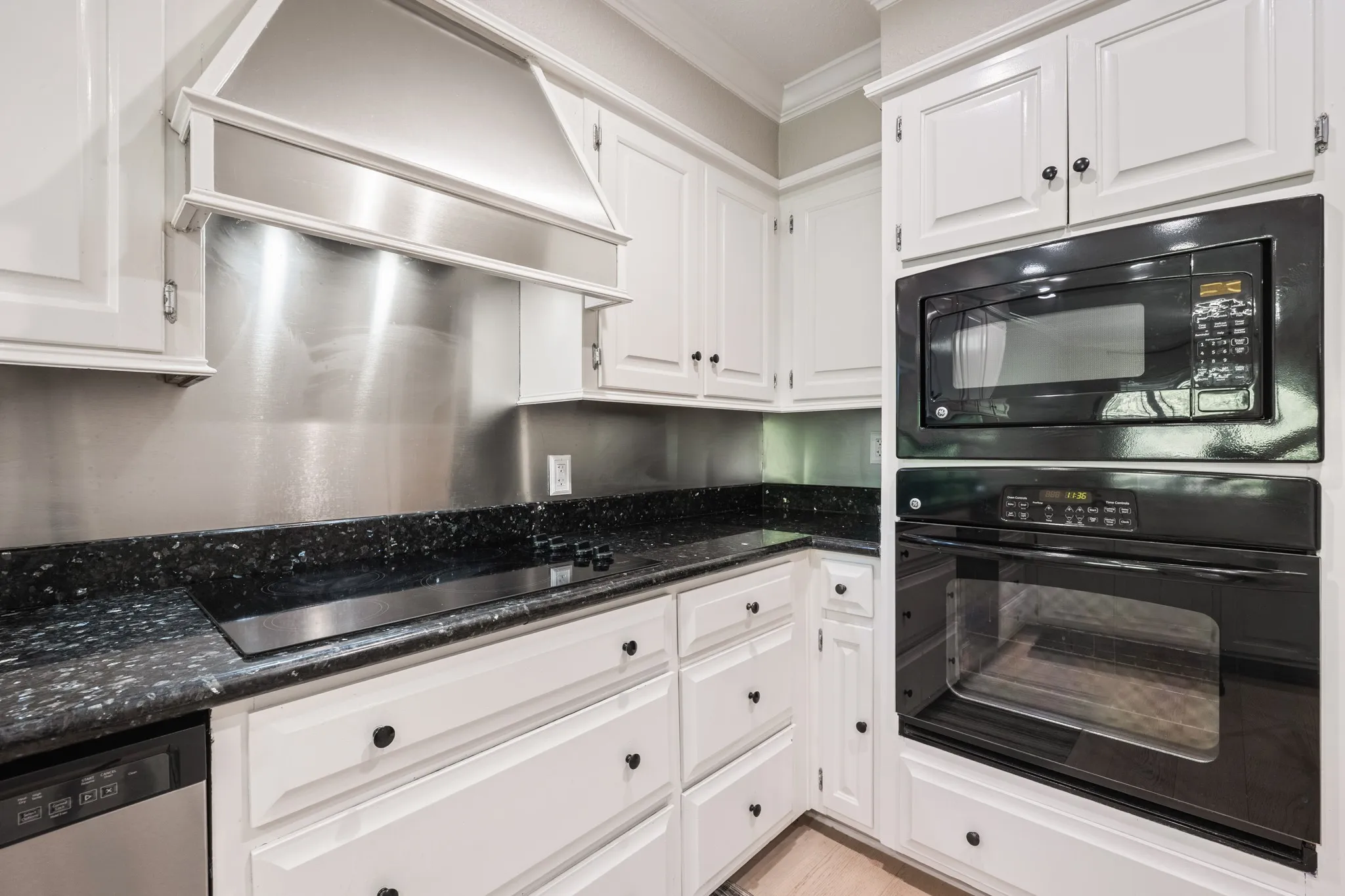 Townhouse For Rent in Rockwall County , 3326 Augusta Boulevard, Rockwall, Texas 75087, 4 Bedroom, 3 Bathroom, 2 Garage spaces, 2,480 Sqft, built in 1984, mls#21404733, Real Estate Agent in Rockwall, Homes For Rent in Rockwall county, Homes For Rent in Rockwall, Realtor in Rockwall Texas, Real Estate Brokerage Independent Realty Texas, Luminita Cordes Realtor