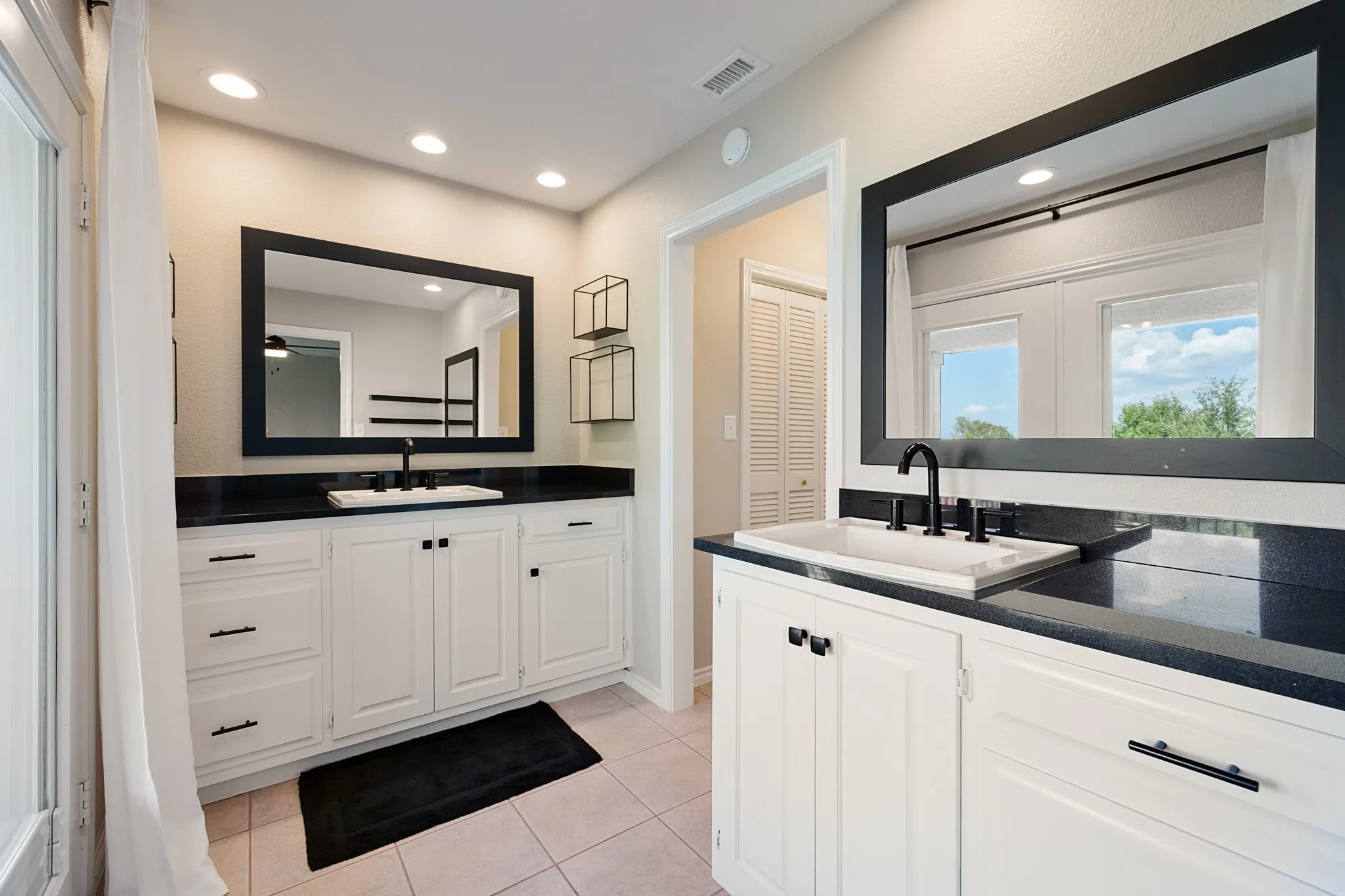 Townhouse For Rent in Rockwall County , 3326 Augusta Boulevard, Rockwall, Texas 75087, 4 Bedroom, 3 Bathroom, 2 Garage spaces, 2,480 Sqft, built in 1984, mls#21404733, Real Estate Agent in Rockwall, Homes For Rent in Rockwall county, Homes For Rent in Rockwall, Realtor in Rockwall Texas, Real Estate Brokerage Independent Realty Texas, Luminita Cordes Realtor