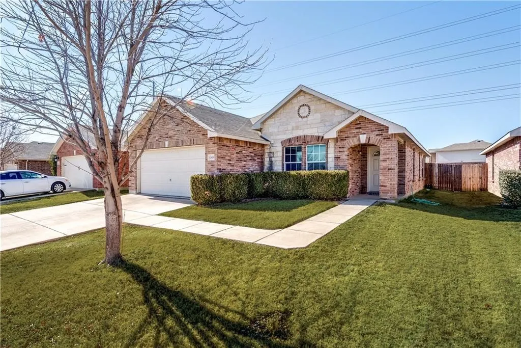 Single Family Residence For Rent in Tarrant County , 12829 Pricklybranch Drive, Fort Worth, Texas 76244, 3 Bedroom, 2 Bathroom, 2 Garage spaces, 1,507 Sqft, built in 2006, mls#21404735, Real Estate Agent in Fort Worth, Homes For Rent in Tarrant county, Homes For Rent in Fort Worth, Realtor in Fort Worth Texas, Real Estate Brokerage Independent Realty Texas, Luminita Cordes Realtor