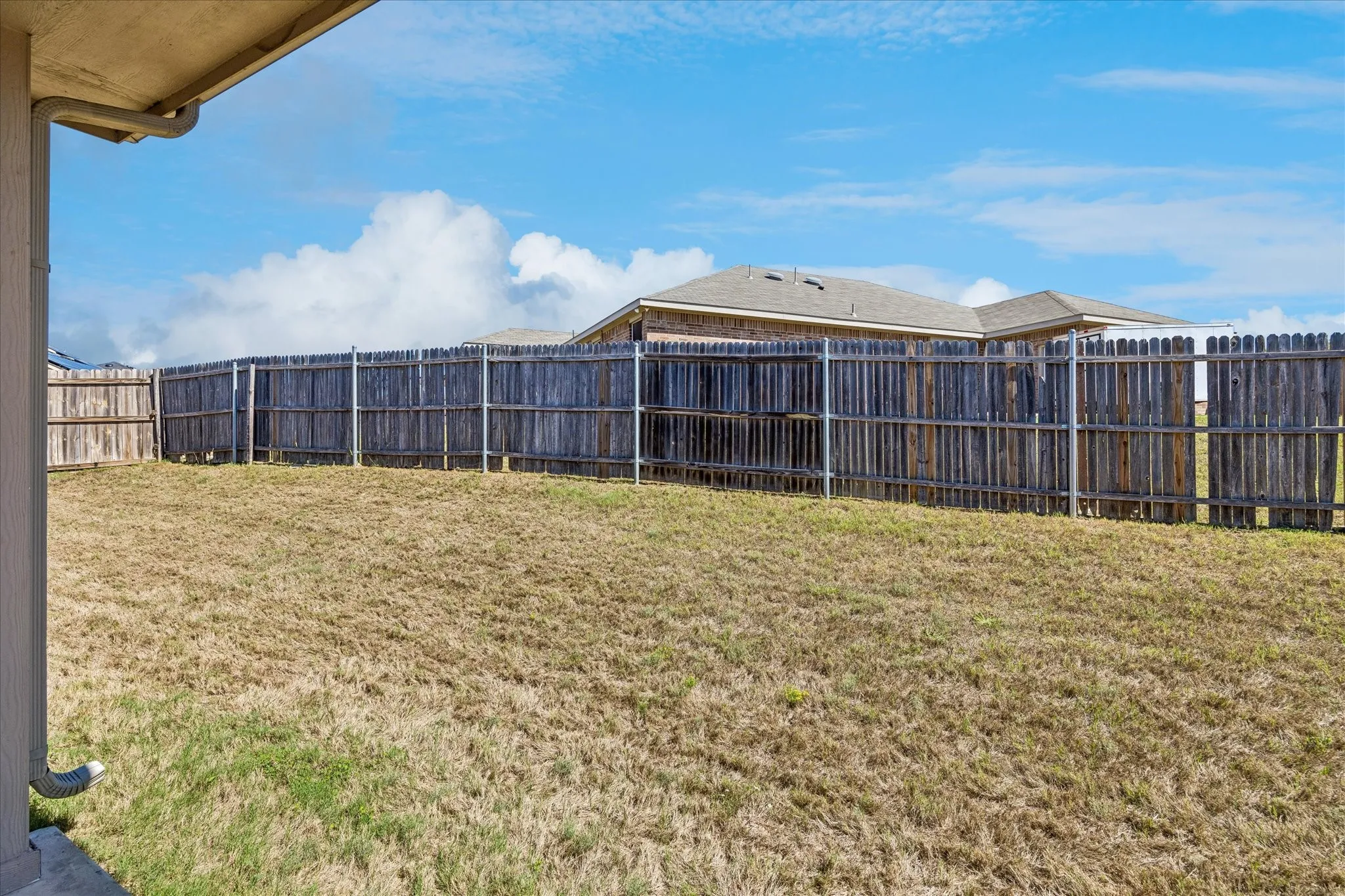 Single Family Residence For Sale in Tarrant County , 244 Rock Meadow Drive, Crowley, Texas 76036, 3 Bedroom, 2 Bathroom, 2 Garage spaces, 1,884 Sqft, built in 2012, mls#21404713, Real Estate Agent in Crowley, Homes For Sale in Tarrant county, Homes For Sale in Crowley, Realtor in Crowley Texas, Real Estate Brokerage Independent Realty Texas, Luminita Cordes Realtor