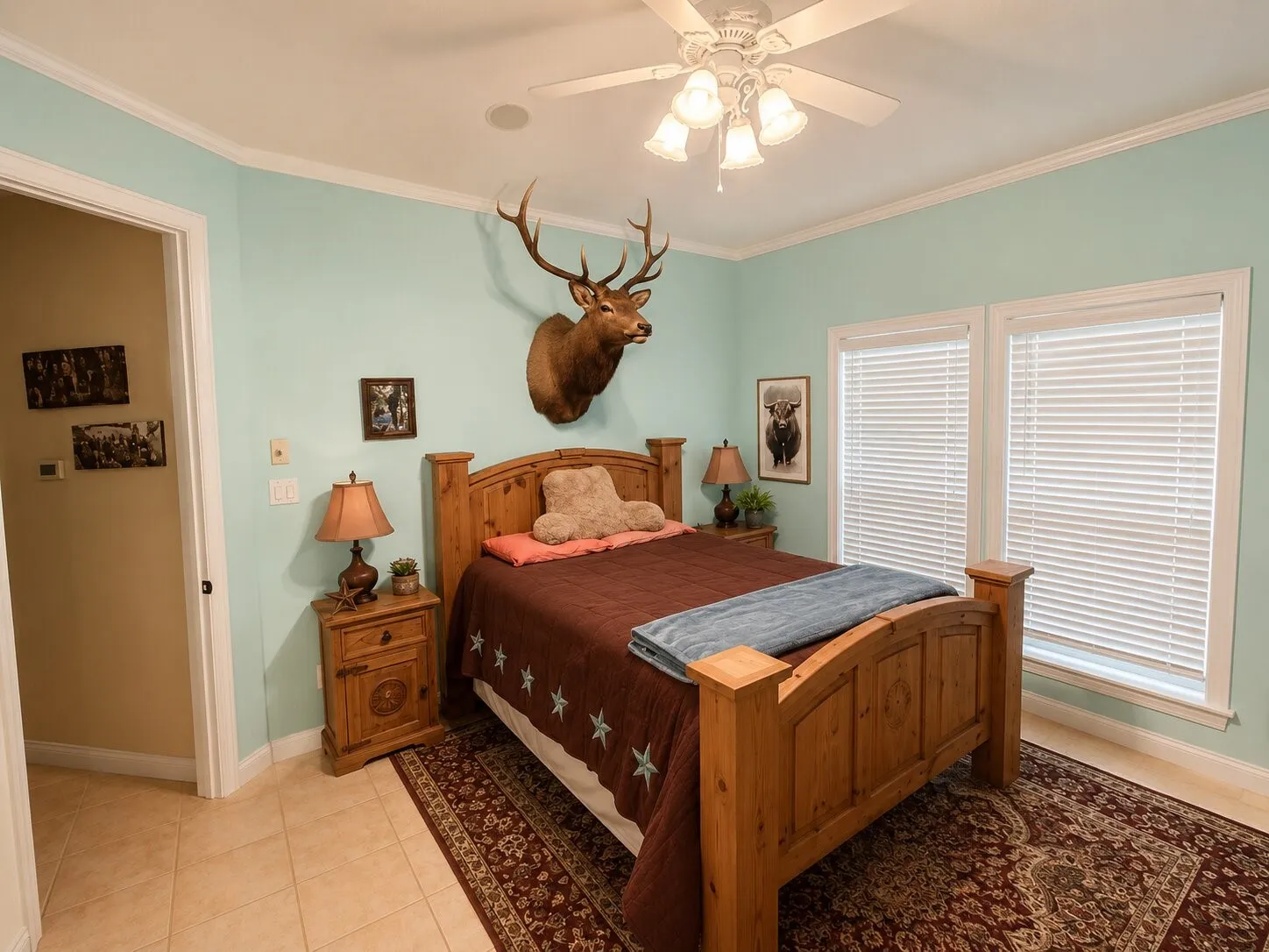 Single Family Residence For Sale in Parker County , 570 Harmony Circle, Weatherford, Texas 76087, 4 Bedroom, 4 Bathroom, 2 Garage spaces, 4,460 Sqft, built in 2006, mls#21404739, Real Estate Agent in Weatherford, Homes For Sale in Parker county, Homes For Sale in Weatherford, Realtor in Weatherford Texas, Real Estate Brokerage Independent Realty Texas, Luminita Cordes Realtor