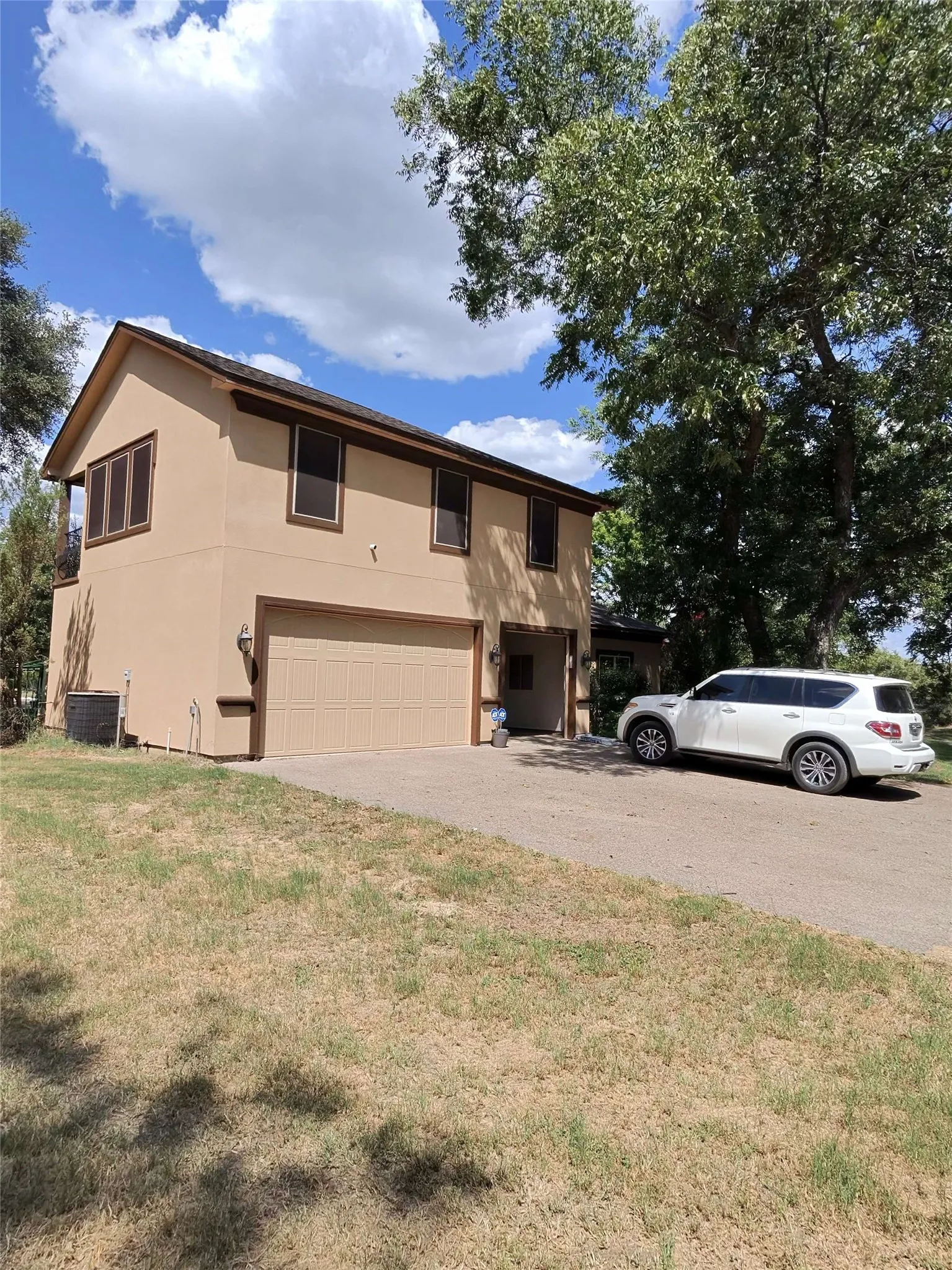 Single Family Residence For Sale in Parker County , 570 Harmony Circle, Weatherford, Texas 76087, 4 Bedroom, 4 Bathroom, 2 Garage spaces, 4,460 Sqft, built in 2006, mls#21404739, Real Estate Agent in Weatherford, Homes For Sale in Parker county, Homes For Sale in Weatherford, Realtor in Weatherford Texas, Real Estate Brokerage Independent Realty Texas, Luminita Cordes Realtor
