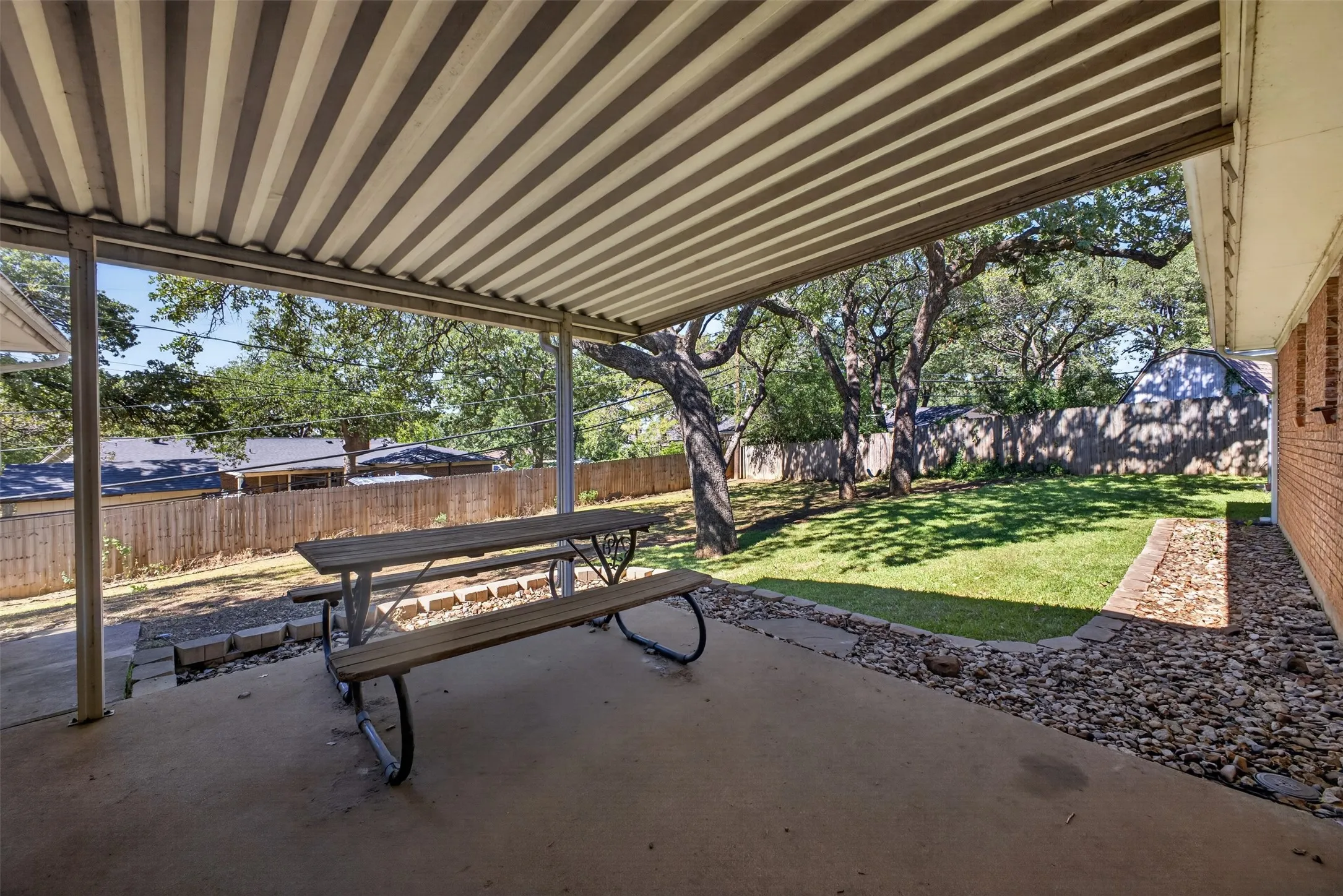 Single Family Residence For Sale in Tarrant County , 6109 Price Drive, North Richland Hills, Texas 76180, 5 Bedroom, 3 Bathroom, 2 Garage spaces, 2,484 Sqft, built in 1966, mls#21402193, Real Estate Agent in North Richland Hills, Homes For Sale in Tarrant county, Homes For Sale in North Richland Hills, Realtor in North Richland Hills Texas, Real Estate Brokerage Independent Realty Texas, Luminita Cordes Realtor