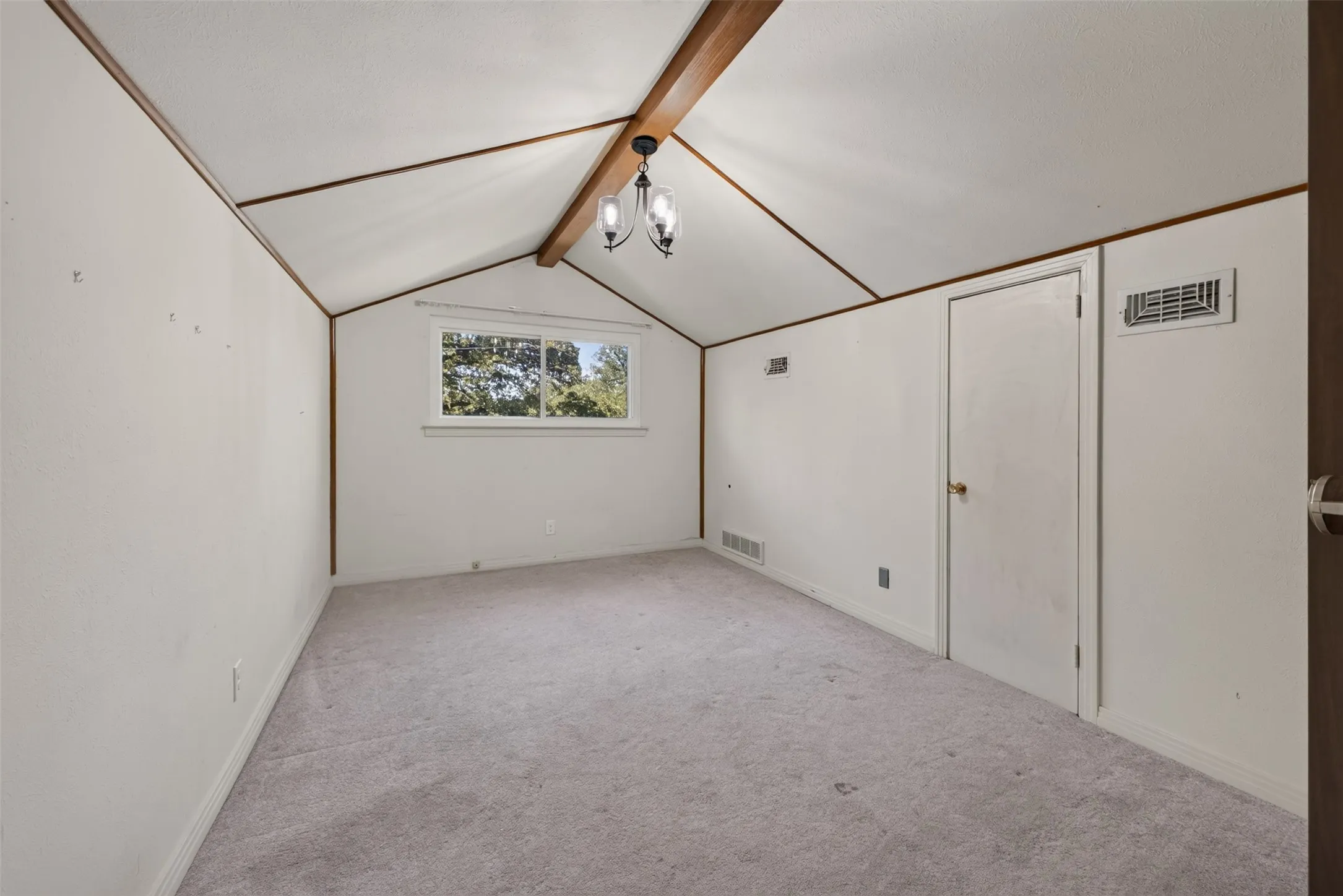 Single Family Residence For Sale in Tarrant County , 6109 Price Drive, North Richland Hills, Texas 76180, 5 Bedroom, 3 Bathroom, 2 Garage spaces, 2,484 Sqft, built in 1966, mls#21402193, Real Estate Agent in North Richland Hills, Homes For Sale in Tarrant county, Homes For Sale in North Richland Hills, Realtor in North Richland Hills Texas, Real Estate Brokerage Independent Realty Texas, Luminita Cordes Realtor