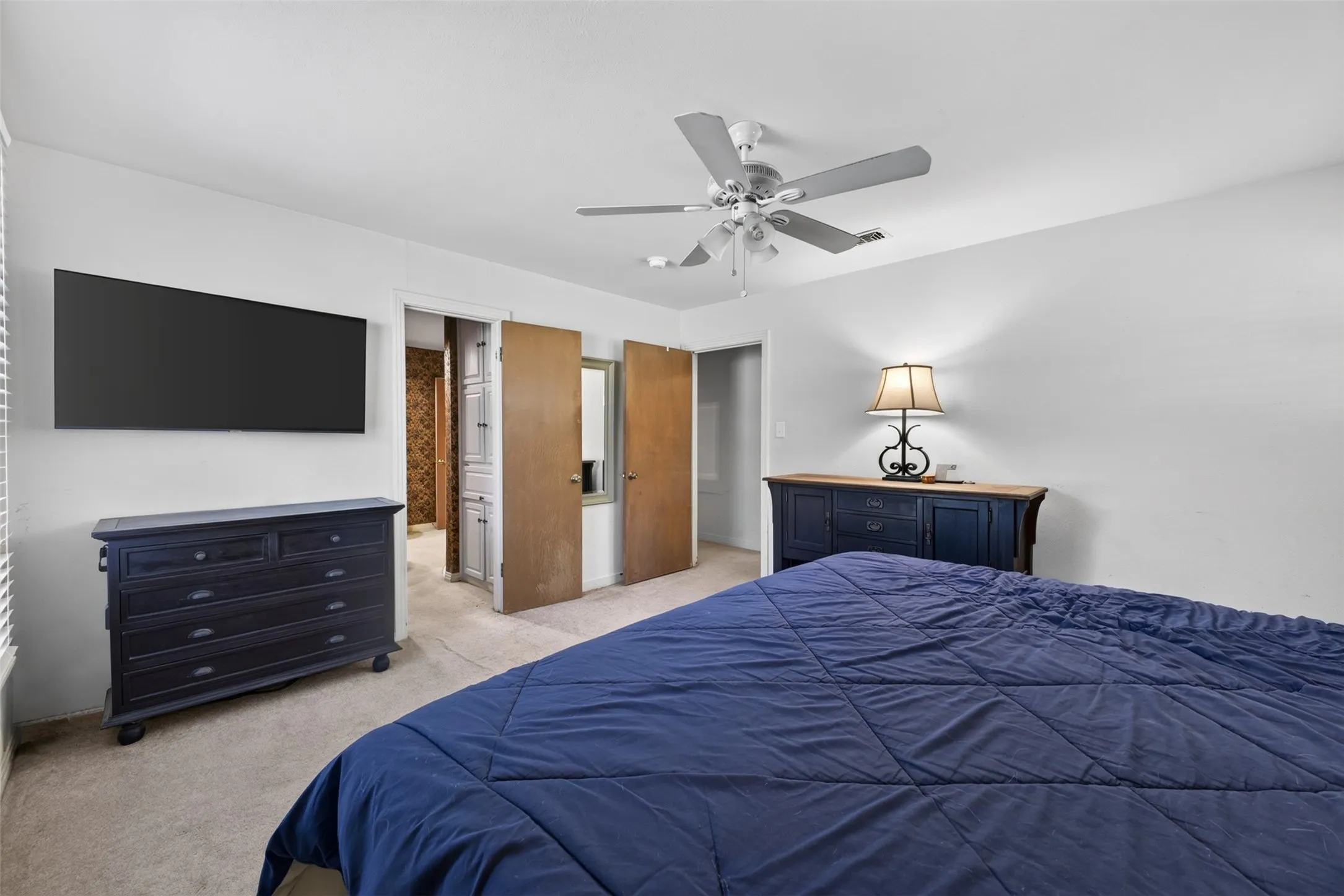 Single Family Residence For Sale in Tarrant County , 6109 Price Drive, North Richland Hills, Texas 76180, 5 Bedroom, 3 Bathroom, 2 Garage spaces, 2,484 Sqft, built in 1966, mls#21402193, Real Estate Agent in North Richland Hills, Homes For Sale in Tarrant county, Homes For Sale in North Richland Hills, Realtor in North Richland Hills Texas, Real Estate Brokerage Independent Realty Texas, Luminita Cordes Realtor