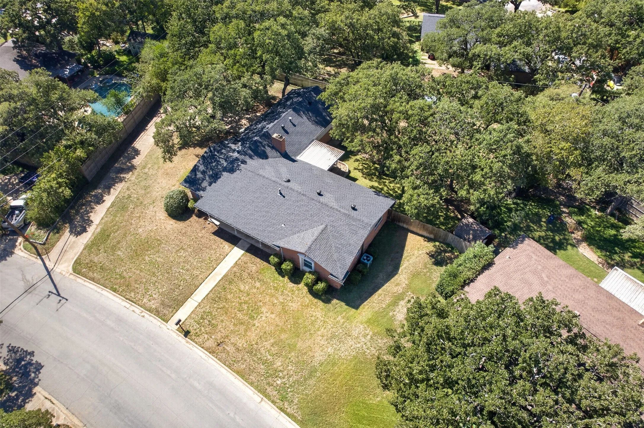 Single Family Residence For Sale in Tarrant County , 6109 Price Drive, North Richland Hills, Texas 76180, 5 Bedroom, 3 Bathroom, 2 Garage spaces, 2,484 Sqft, built in 1966, mls#21402193, Real Estate Agent in North Richland Hills, Homes For Sale in Tarrant county, Homes For Sale in North Richland Hills, Realtor in North Richland Hills Texas, Real Estate Brokerage Independent Realty Texas, Luminita Cordes Realtor