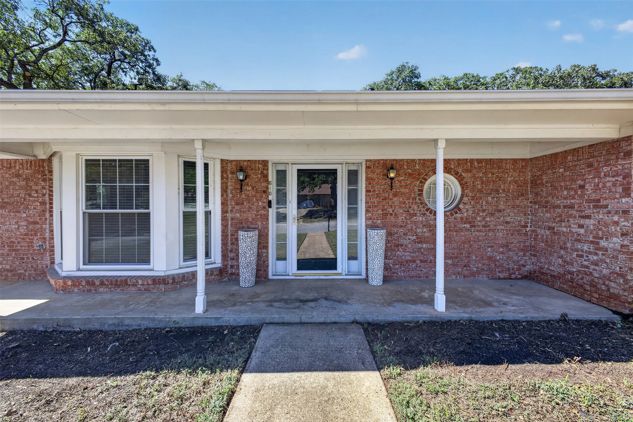 Single Family Residence For Sale in Tarrant County , 6109 Price Drive, North Richland Hills, Texas 76180, 5 Bedroom, 3 Bathroom, 2 Garage spaces, 2,484 Sqft, built in 1966, mls#21402193, Real Estate Agent in North Richland Hills, Homes For Sale in Tarrant county, Homes For Sale in North Richland Hills, Realtor in North Richland Hills Texas, Real Estate Brokerage Independent Realty Texas, Luminita Cordes Realtor