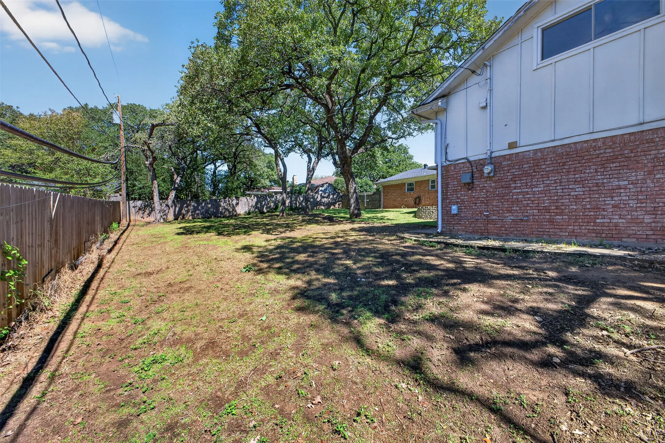 Single Family Residence For Sale in Tarrant County , 6109 Price Drive, North Richland Hills, Texas 76180, 5 Bedroom, 3 Bathroom, 2 Garage spaces, 2,484 Sqft, built in 1966, mls#21402193, Real Estate Agent in North Richland Hills, Homes For Sale in Tarrant county, Homes For Sale in North Richland Hills, Realtor in North Richland Hills Texas, Real Estate Brokerage Independent Realty Texas, Luminita Cordes Realtor