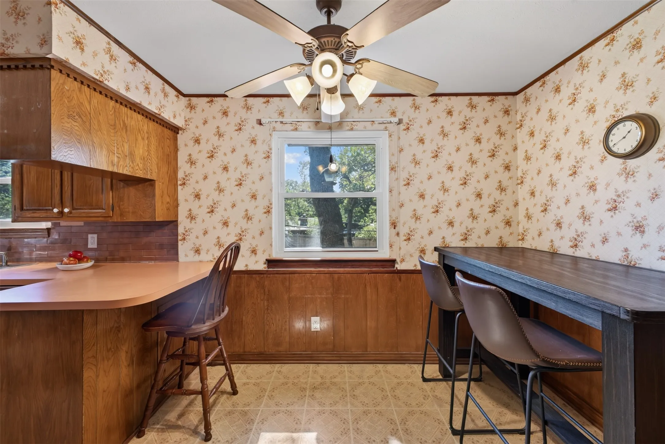Single Family Residence For Sale in Tarrant County , 6109 Price Drive, North Richland Hills, Texas 76180, 5 Bedroom, 3 Bathroom, 2 Garage spaces, 2,484 Sqft, built in 1966, mls#21402193, Real Estate Agent in North Richland Hills, Homes For Sale in Tarrant county, Homes For Sale in North Richland Hills, Realtor in North Richland Hills Texas, Real Estate Brokerage Independent Realty Texas, Luminita Cordes Realtor