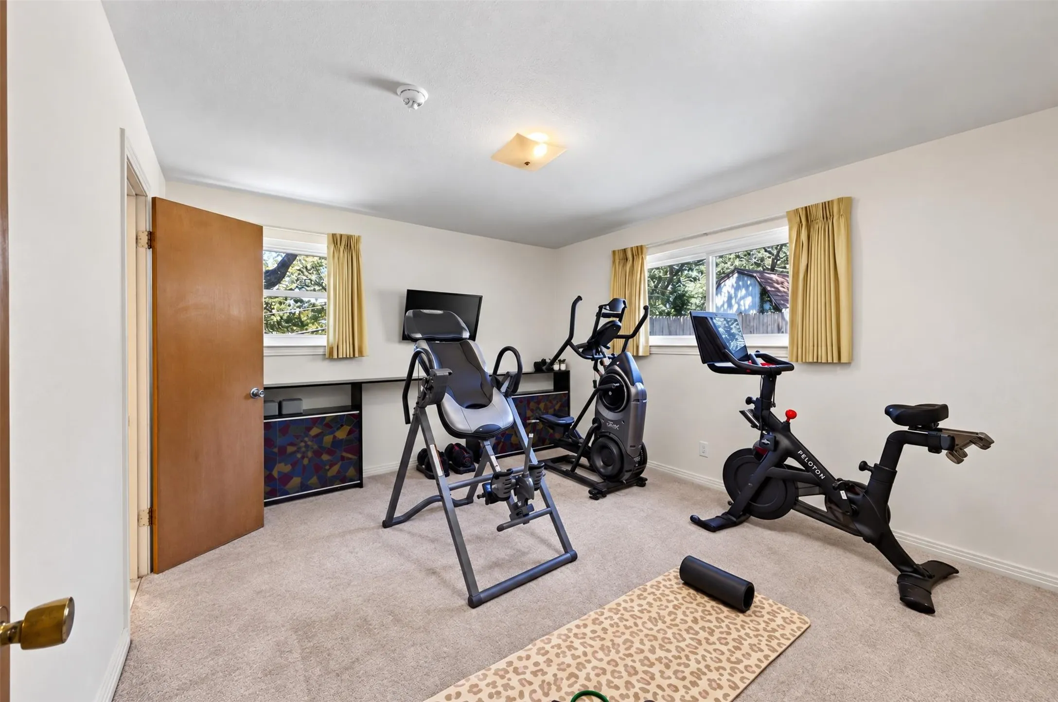 Single Family Residence For Sale in Tarrant County , 6109 Price Drive, North Richland Hills, Texas 76180, 5 Bedroom, 3 Bathroom, 2 Garage spaces, 2,484 Sqft, built in 1966, mls#21402193, Real Estate Agent in North Richland Hills, Homes For Sale in Tarrant county, Homes For Sale in North Richland Hills, Realtor in North Richland Hills Texas, Real Estate Brokerage Independent Realty Texas, Luminita Cordes Realtor