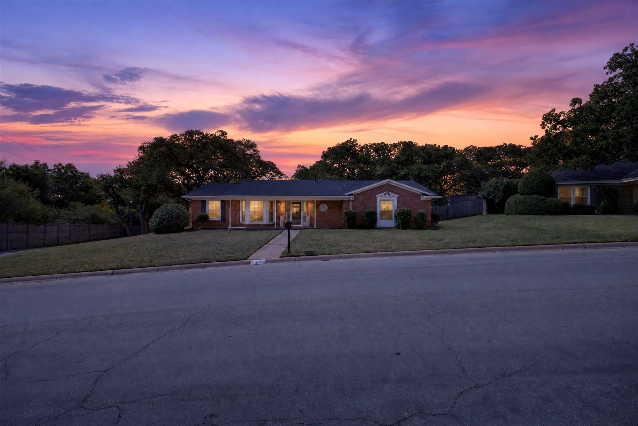 Single Family Residence For Sale in Tarrant County , 6109 Price Drive, North Richland Hills, Texas 76180, 5 Bedroom, 3 Bathroom, 2 Garage spaces, 2,484 Sqft, built in 1966, mls#21402193, Real Estate Agent in North Richland Hills, Homes For Sale in Tarrant county, Homes For Sale in North Richland Hills, Realtor in North Richland Hills Texas, Real Estate Brokerage Independent Realty Texas, Luminita Cordes Realtor