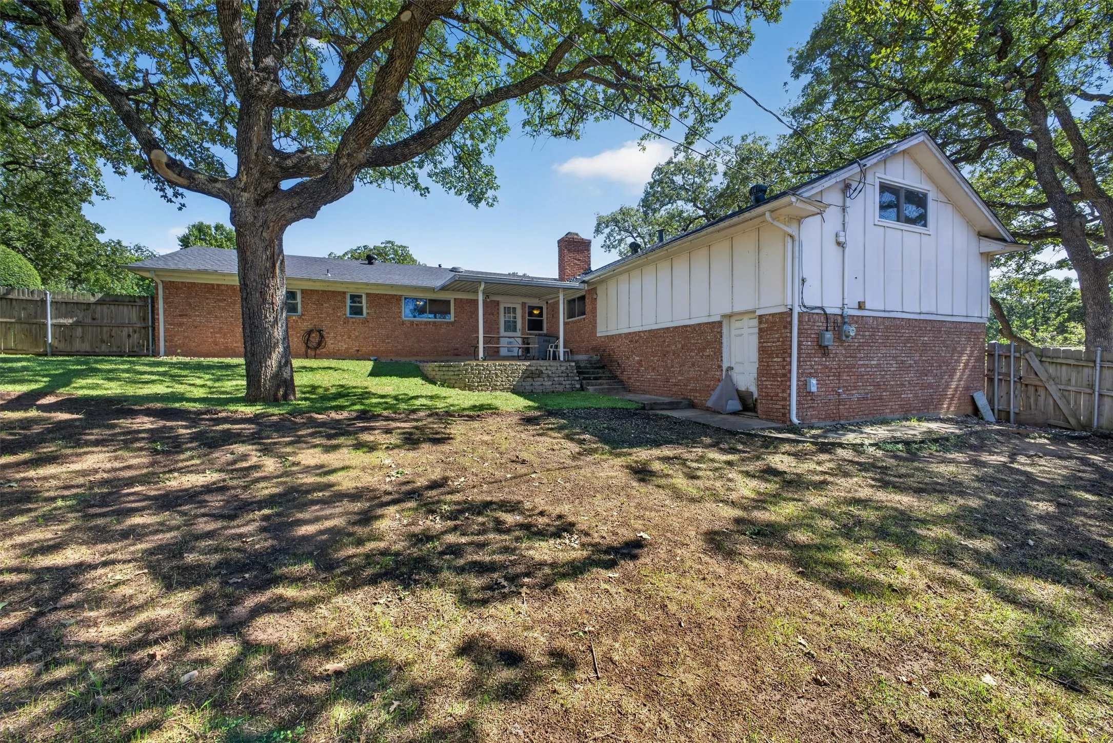 Single Family Residence For Sale in Tarrant County , 6109 Price Drive, North Richland Hills, Texas 76180, 5 Bedroom, 3 Bathroom, 2 Garage spaces, 2,484 Sqft, built in 1966, mls#21402193, Real Estate Agent in North Richland Hills, Homes For Sale in Tarrant county, Homes For Sale in North Richland Hills, Realtor in North Richland Hills Texas, Real Estate Brokerage Independent Realty Texas, Luminita Cordes Realtor