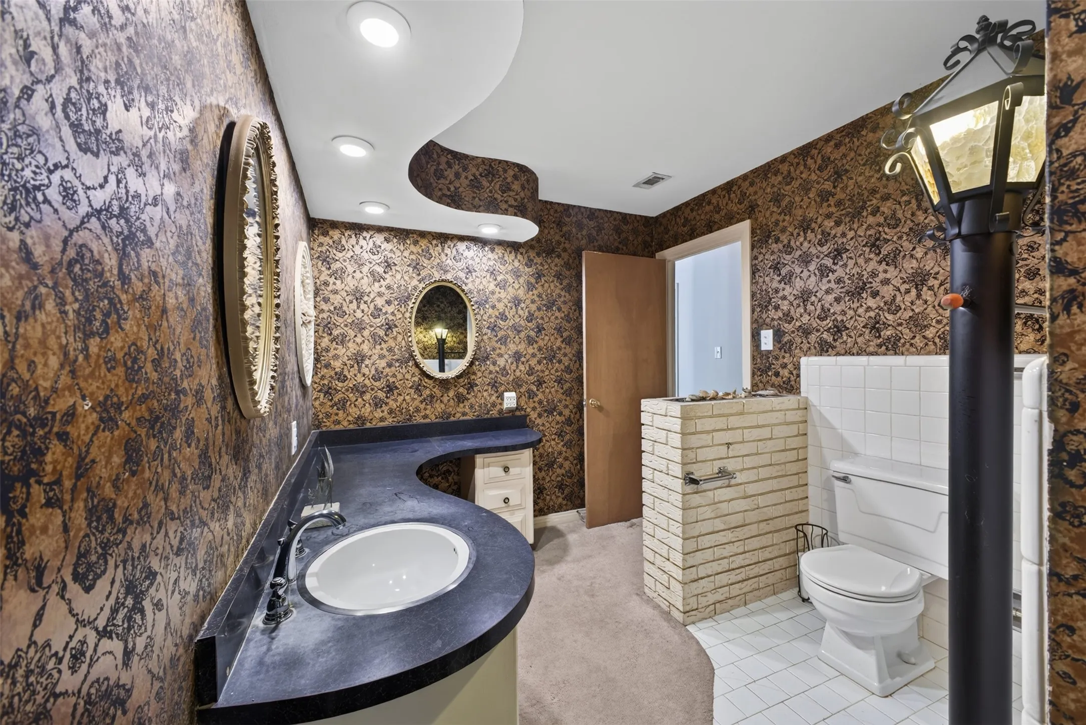 Single Family Residence For Sale in Tarrant County , 6109 Price Drive, North Richland Hills, Texas 76180, 5 Bedroom, 3 Bathroom, 2 Garage spaces, 2,484 Sqft, built in 1966, mls#21402193, Real Estate Agent in North Richland Hills, Homes For Sale in Tarrant county, Homes For Sale in North Richland Hills, Realtor in North Richland Hills Texas, Real Estate Brokerage Independent Realty Texas, Luminita Cordes Realtor