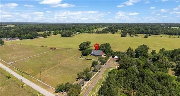 Single Family Residence For Sale in Smith County , 15176 County Road 472, Tyler, Texas 75706, 7 Bedroom, 4 Bathroom, 4 Garage spaces, 4,720 Sqft, built in 2007, mls#21404639, Real Estate Agent in Tyler, Homes For Sale in Smith county, Homes For Sale in Tyler, Realtor in Tyler Texas, Real Estate Brokerage Independent Realty Texas, Luminita Cordes Realtor