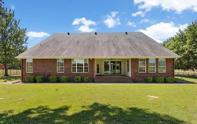 Single Family Residence For Sale in Smith County , 15176 County Road 472, Tyler, Texas 75706, 7 Bedroom, 4 Bathroom, 4 Garage spaces, 4,720 Sqft, built in 2007, mls#21404639, Real Estate Agent in Tyler, Homes For Sale in Smith county, Homes For Sale in Tyler, Realtor in Tyler Texas, Real Estate Brokerage Independent Realty Texas, Luminita Cordes Realtor