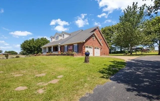 Single Family Residence For Sale in Smith County , 15176 County Road 472, Tyler, Texas 75706, 7 Bedroom, 4 Bathroom, 4 Garage spaces, 4,720 Sqft, built in 2007, mls#21404639, Real Estate Agent in Tyler, Homes For Sale in Smith county, Homes For Sale in Tyler, Realtor in Tyler Texas, Real Estate Brokerage Independent Realty Texas, Luminita Cordes Realtor