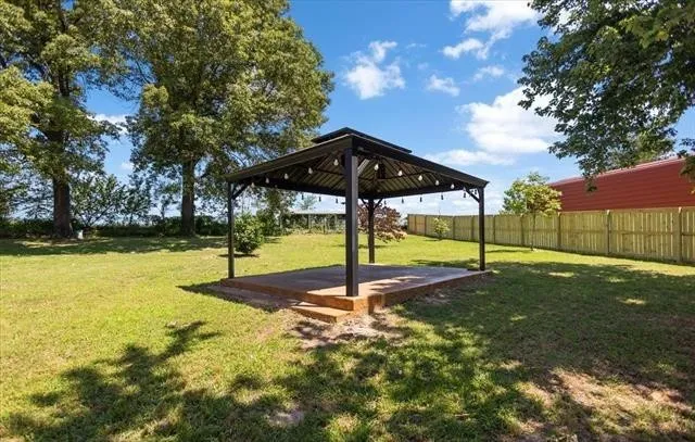 Single Family Residence For Sale in Smith County , 15176 County Road 472, Tyler, Texas 75706, 7 Bedroom, 4 Bathroom, 4 Garage spaces, 4,720 Sqft, built in 2007, mls#21404639, Real Estate Agent in Tyler, Homes For Sale in Smith county, Homes For Sale in Tyler, Realtor in Tyler Texas, Real Estate Brokerage Independent Realty Texas, Luminita Cordes Realtor