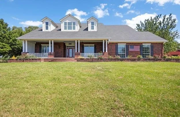 Single Family Residence For Sale in Smith County , 15176 County Road 472, Tyler, Texas 75706, 7 Bedroom, 4 Bathroom, 4 Garage spaces, 4,720 Sqft, built in 2007, mls#21404639, Real Estate Agent in Tyler, Homes For Sale in Smith county, Homes For Sale in Tyler, Realtor in Tyler Texas, Real Estate Brokerage Independent Realty Texas, Luminita Cordes Realtor