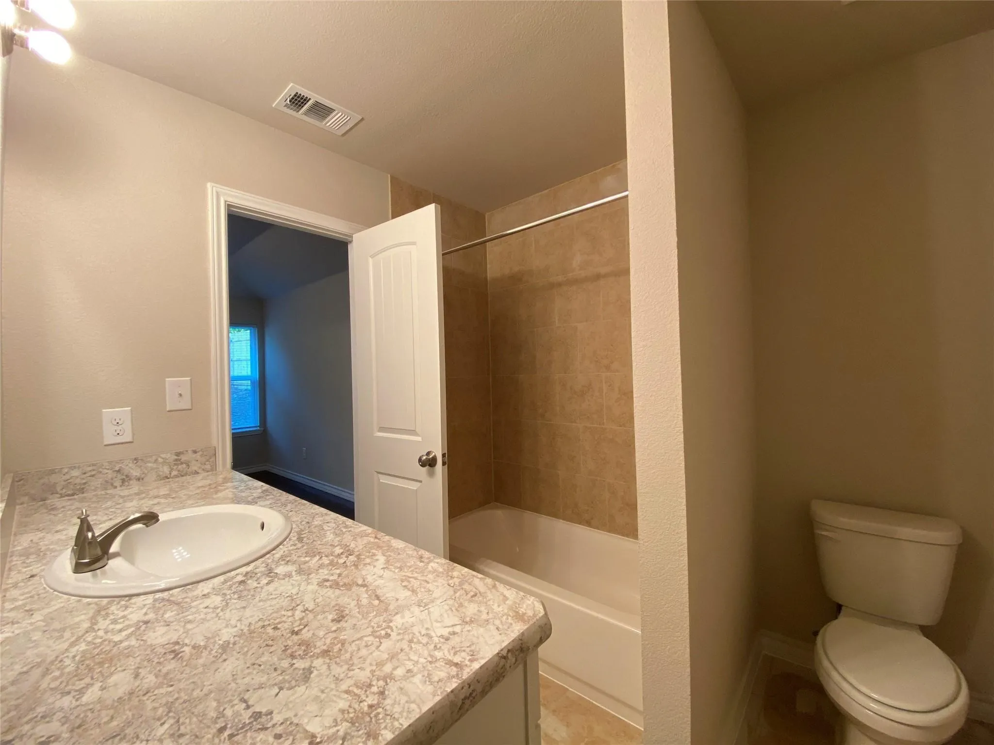 Single Family Residence For Rent in Tarrant County , 1304 E Magnolia Avenue, Fort Worth, Texas 76104, 3 Bedroom, 2 Bathroom, 1 Garage spaces, 1,216 Sqft, built in 2019, mls#21404742, Real Estate Agent in Fort Worth, Homes For Rent in Tarrant county, Homes For Rent in Fort Worth, Realtor in Fort Worth Texas, Real Estate Brokerage Independent Realty Texas, Luminita Cordes Realtor