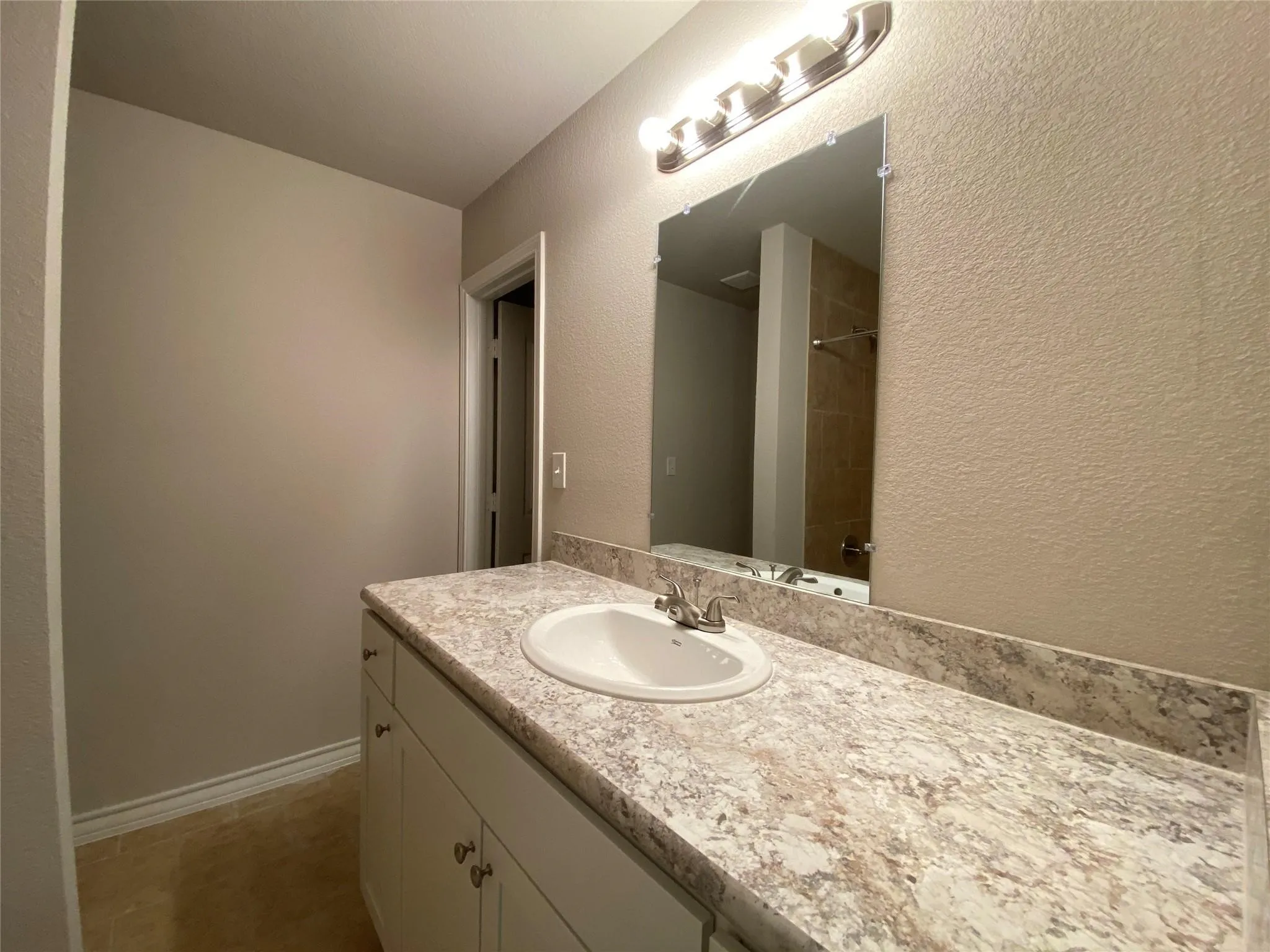 Single Family Residence For Rent in Tarrant County , 1304 E Magnolia Avenue, Fort Worth, Texas 76104, 3 Bedroom, 2 Bathroom, 1 Garage spaces, 1,216 Sqft, built in 2019, mls#21404742, Real Estate Agent in Fort Worth, Homes For Rent in Tarrant county, Homes For Rent in Fort Worth, Realtor in Fort Worth Texas, Real Estate Brokerage Independent Realty Texas, Luminita Cordes Realtor