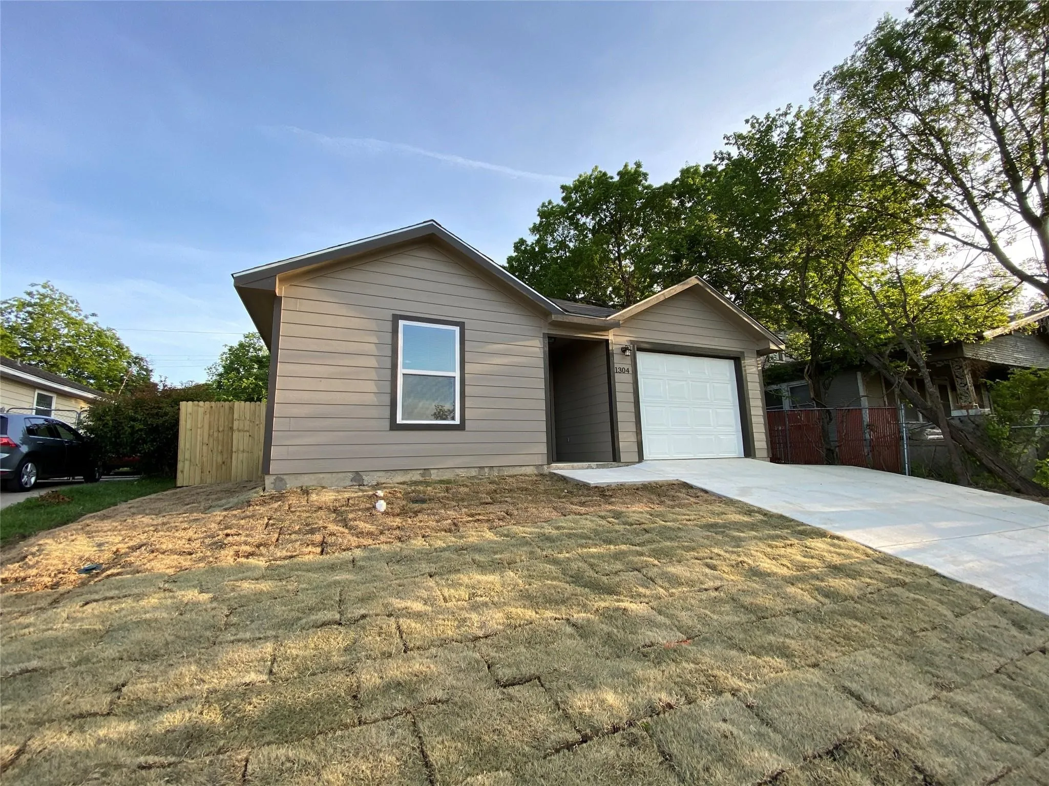 Single Family Residence For Rent in Tarrant County , 1304 E Magnolia Avenue, Fort Worth, Texas 76104, 3 Bedroom, 2 Bathroom, 1 Garage spaces, 1,216 Sqft, built in 2019, mls#21404742, Real Estate Agent in Fort Worth, Homes For Rent in Tarrant county, Homes For Rent in Fort Worth, Realtor in Fort Worth Texas, Real Estate Brokerage Independent Realty Texas, Luminita Cordes Realtor