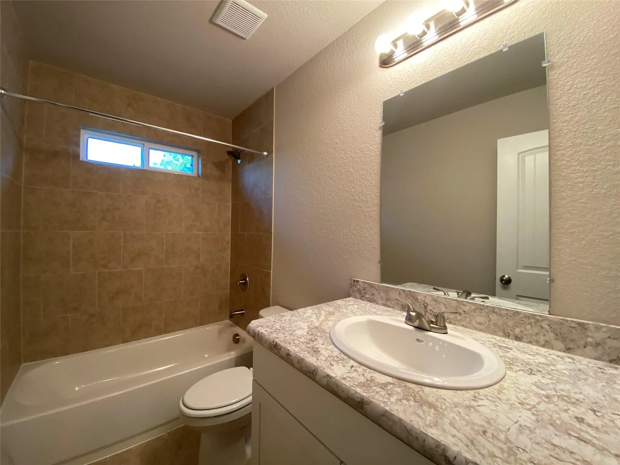 Single Family Residence For Rent in Tarrant County , 1304 E Magnolia Avenue, Fort Worth, Texas 76104, 3 Bedroom, 2 Bathroom, 1 Garage spaces, 1,216 Sqft, built in 2019, mls#21404742, Real Estate Agent in Fort Worth, Homes For Rent in Tarrant county, Homes For Rent in Fort Worth, Realtor in Fort Worth Texas, Real Estate Brokerage Independent Realty Texas, Luminita Cordes Realtor