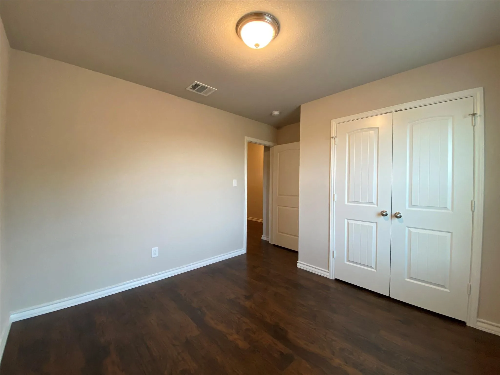 Single Family Residence For Rent in Tarrant County , 1304 E Magnolia Avenue, Fort Worth, Texas 76104, 3 Bedroom, 2 Bathroom, 1 Garage spaces, 1,216 Sqft, built in 2019, mls#21404742, Real Estate Agent in Fort Worth, Homes For Rent in Tarrant county, Homes For Rent in Fort Worth, Realtor in Fort Worth Texas, Real Estate Brokerage Independent Realty Texas, Luminita Cordes Realtor