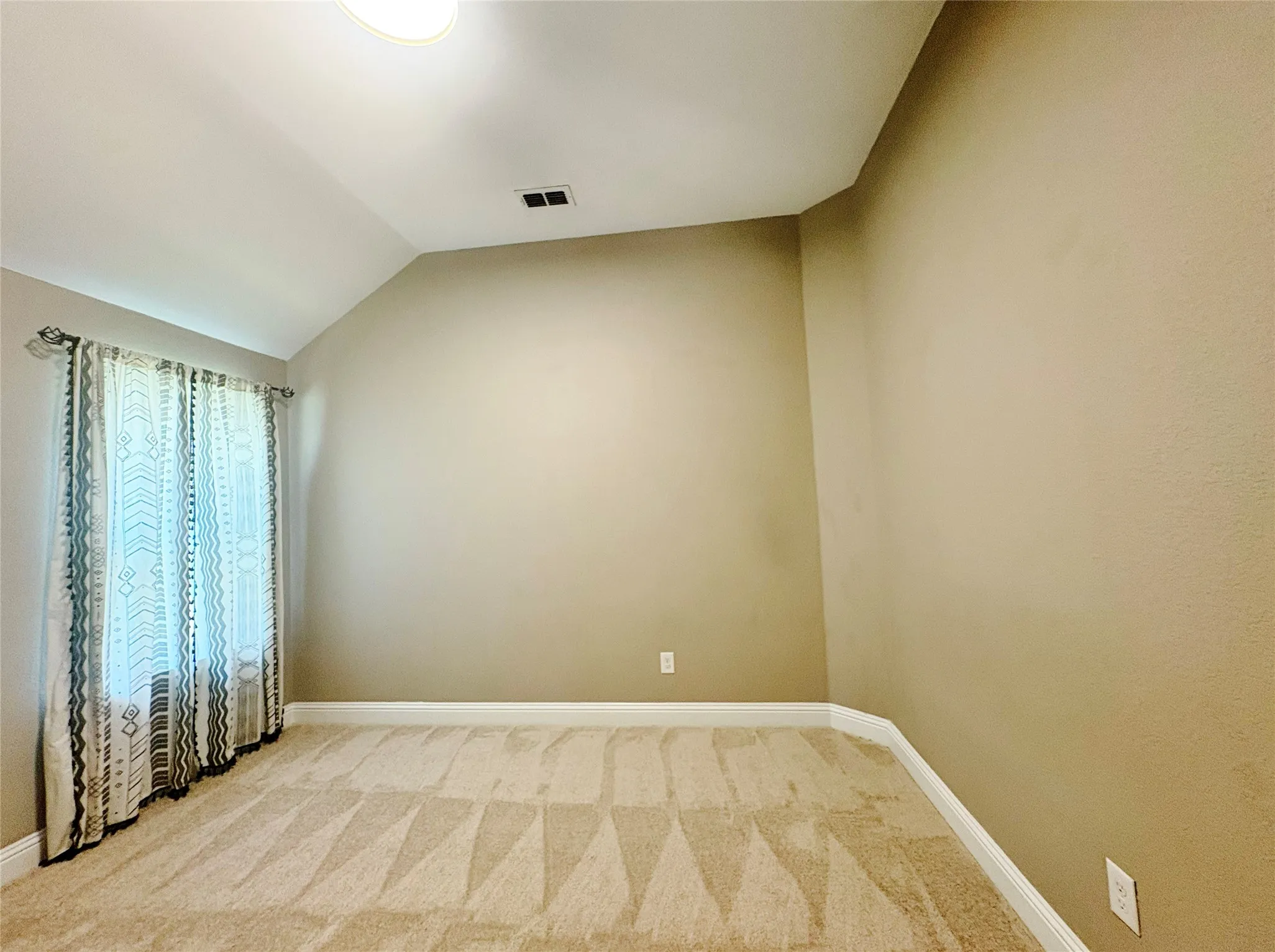 Single Family Residence For Rent in Collin County , 1604 Indigo Trail, Allen, Texas 75002, 4 Bedroom, 4 Bathroom, 2 Garage spaces, 2,774 Sqft, built in 2017, mls#21404751, Real Estate Agent in Allen, Homes For Rent in Collin county, Homes For Rent in Allen, Realtor in Allen Texas, Real Estate Brokerage Independent Realty Texas, Luminita Cordes Realtor
