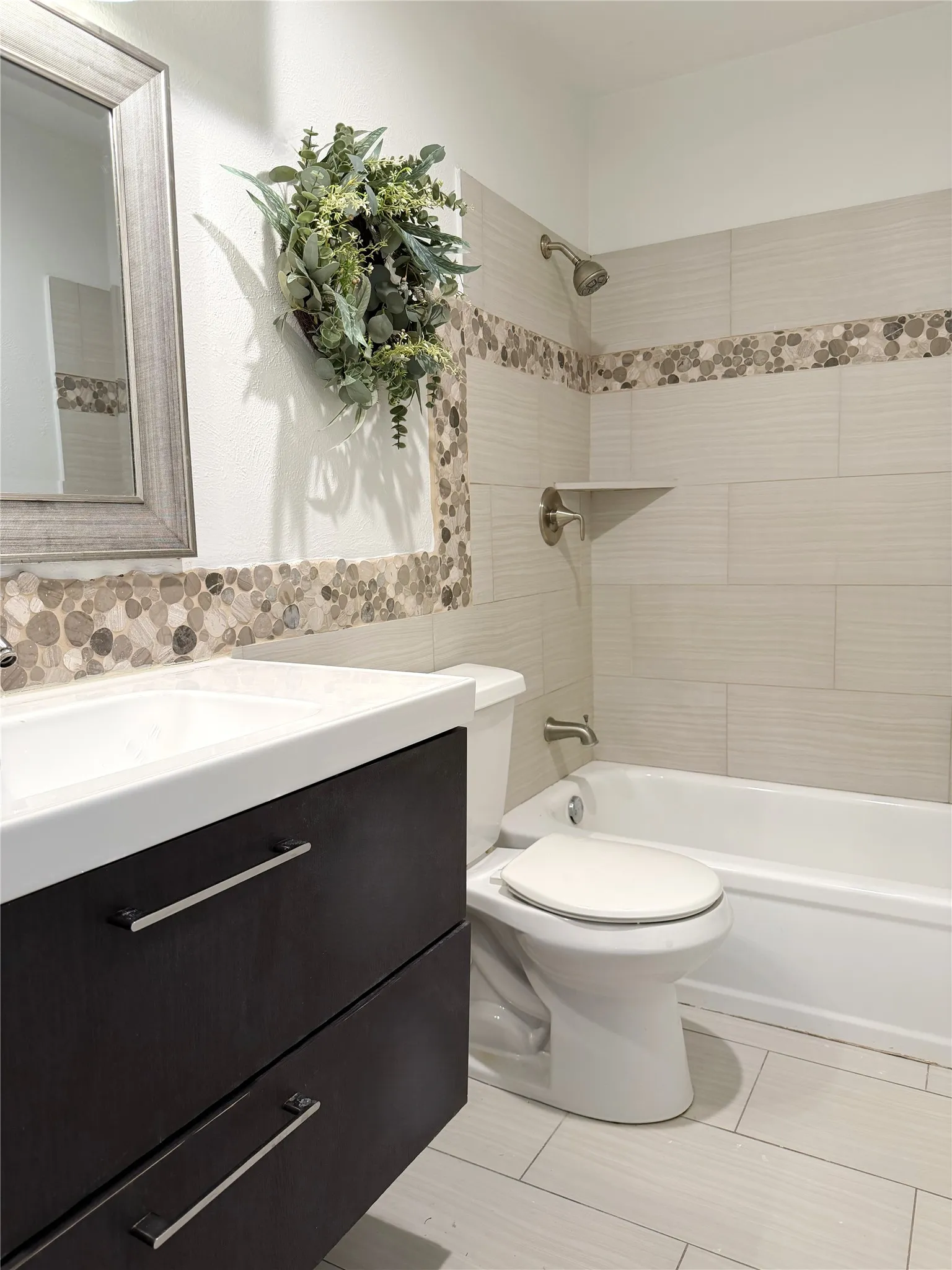 Townhouse For Rent in Dallas County , 625 Trailwood Court, Garland, Texas 75043, 3 Bedroom, 3 Bathroom, Garage spaces, 1,584 Sqft, built in 1973, mls#21404749, Real Estate Agent in Garland, Homes For Rent in Dallas county, Homes For Rent in Garland, Realtor in Garland Texas, Real Estate Brokerage Independent Realty Texas, Luminita Cordes Realtor