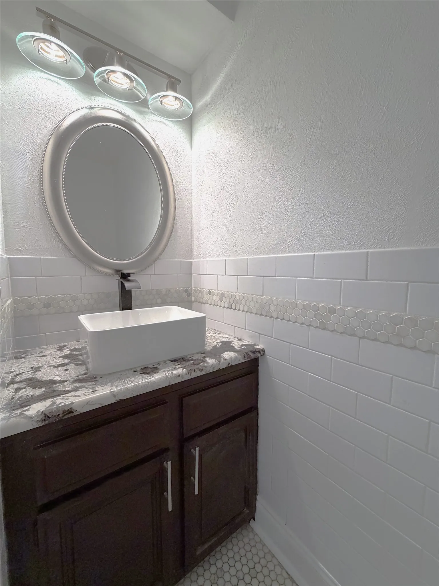 Townhouse For Rent in Dallas County , 625 Trailwood Court, Garland, Texas 75043, 3 Bedroom, 3 Bathroom, Garage spaces, 1,584 Sqft, built in 1973, mls#21404749, Real Estate Agent in Garland, Homes For Rent in Dallas county, Homes For Rent in Garland, Realtor in Garland Texas, Real Estate Brokerage Independent Realty Texas, Luminita Cordes Realtor