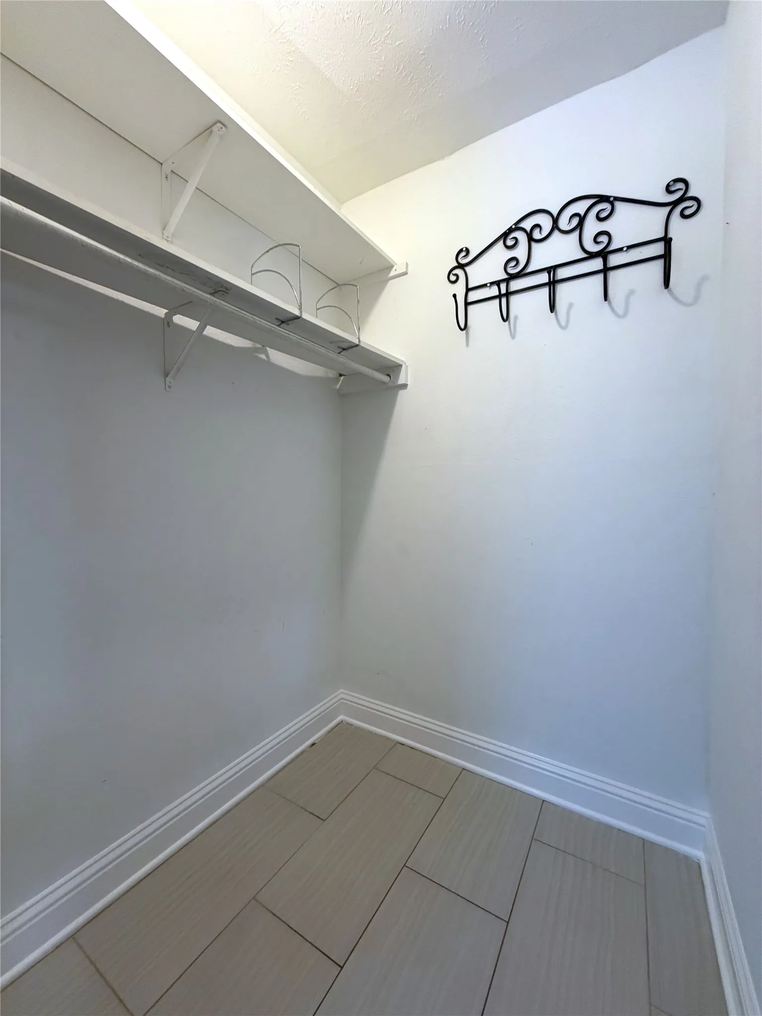 Townhouse For Rent in Dallas County , 625 Trailwood Court, Garland, Texas 75043, 3 Bedroom, 3 Bathroom, Garage spaces, 1,584 Sqft, built in 1973, mls#21404749, Real Estate Agent in Garland, Homes For Rent in Dallas county, Homes For Rent in Garland, Realtor in Garland Texas, Real Estate Brokerage Independent Realty Texas, Luminita Cordes Realtor