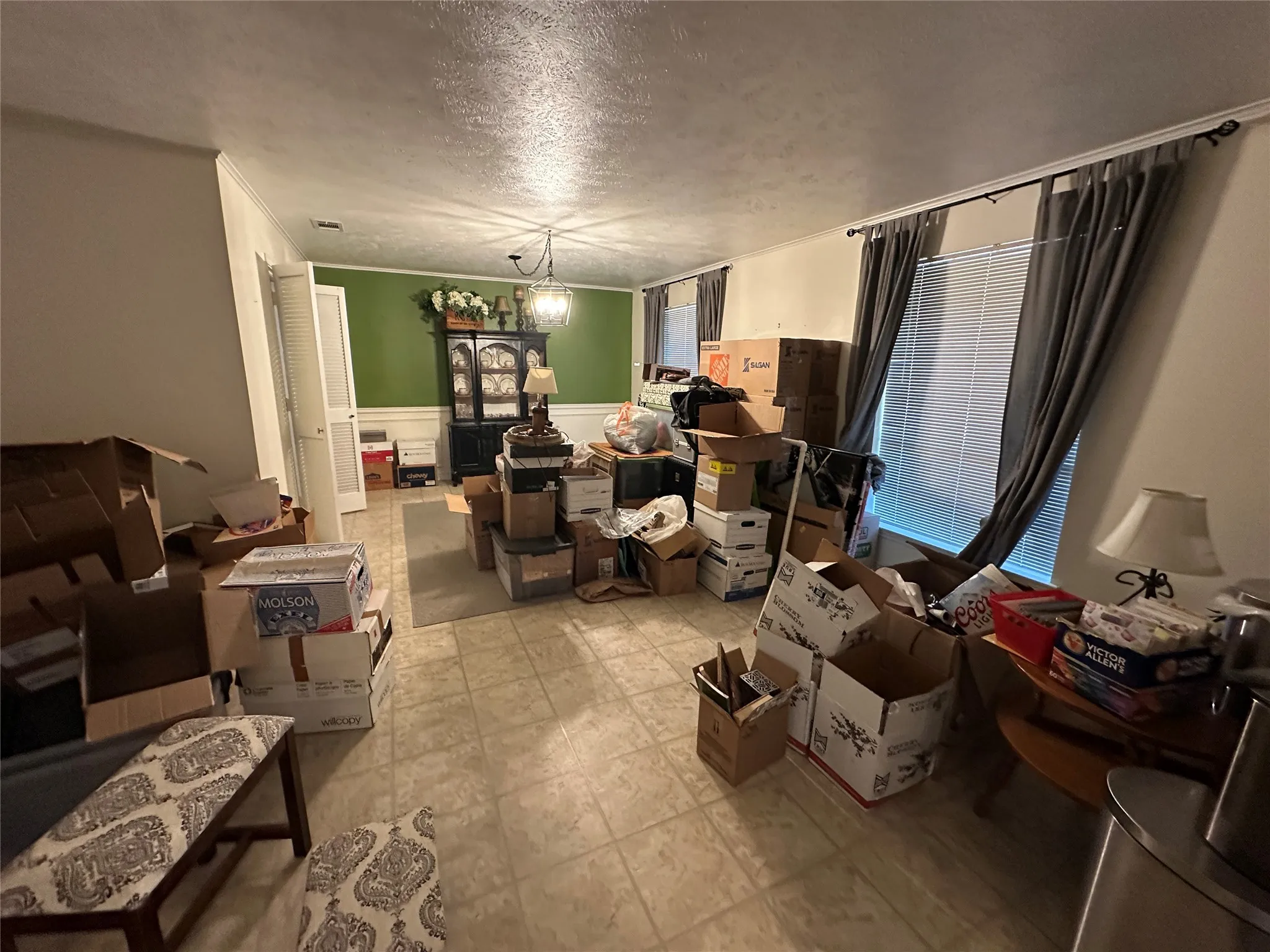 Single Family Residence For Sale in Dallas County , 7310 Whispering Pines Drive, Dallas, Texas 75248, 4 Bedroom, 3 Bathroom, 2 Garage spaces, 2,376 Sqft, built in 1971, mls#21404175, Real Estate Agent in Dallas, Homes For Sale in Dallas county, Homes For Sale in Dallas, Realtor in Dallas Texas, Real Estate Brokerage Independent Realty Texas, Luminita Cordes Realtor