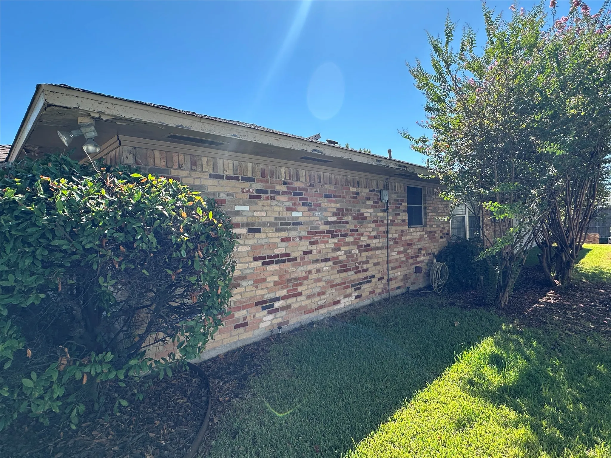 Single Family Residence For Sale in Dallas County , 7310 Whispering Pines Drive, Dallas, Texas 75248, 4 Bedroom, 3 Bathroom, 2 Garage spaces, 2,376 Sqft, built in 1971, mls#21404175, Real Estate Agent in Dallas, Homes For Sale in Dallas county, Homes For Sale in Dallas, Realtor in Dallas Texas, Real Estate Brokerage Independent Realty Texas, Luminita Cordes Realtor
