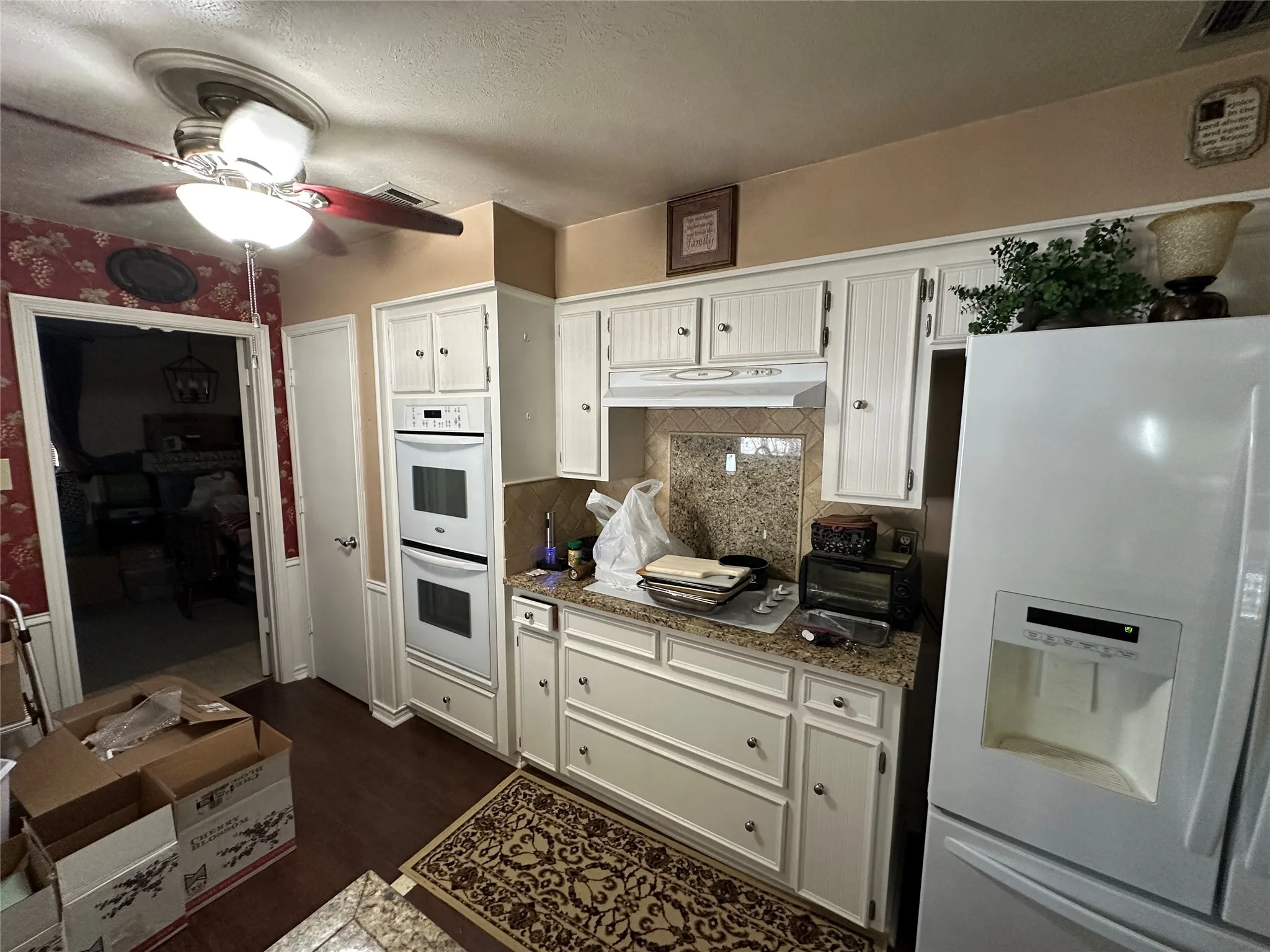 Single Family Residence For Sale in Dallas County , 7310 Whispering Pines Drive, Dallas, Texas 75248, 4 Bedroom, 3 Bathroom, 2 Garage spaces, 2,376 Sqft, built in 1971, mls#21404175, Real Estate Agent in Dallas, Homes For Sale in Dallas county, Homes For Sale in Dallas, Realtor in Dallas Texas, Real Estate Brokerage Independent Realty Texas, Luminita Cordes Realtor