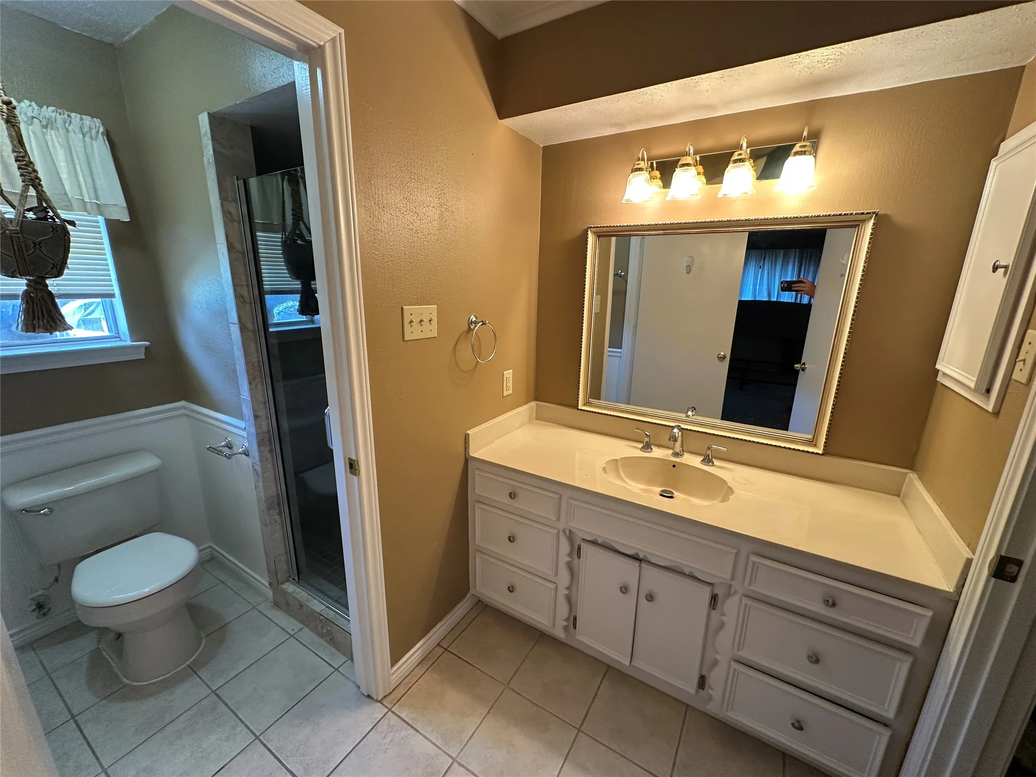 Single Family Residence For Sale in Dallas County , 7310 Whispering Pines Drive, Dallas, Texas 75248, 4 Bedroom, 3 Bathroom, 2 Garage spaces, 2,376 Sqft, built in 1971, mls#21404175, Real Estate Agent in Dallas, Homes For Sale in Dallas county, Homes For Sale in Dallas, Realtor in Dallas Texas, Real Estate Brokerage Independent Realty Texas, Luminita Cordes Realtor