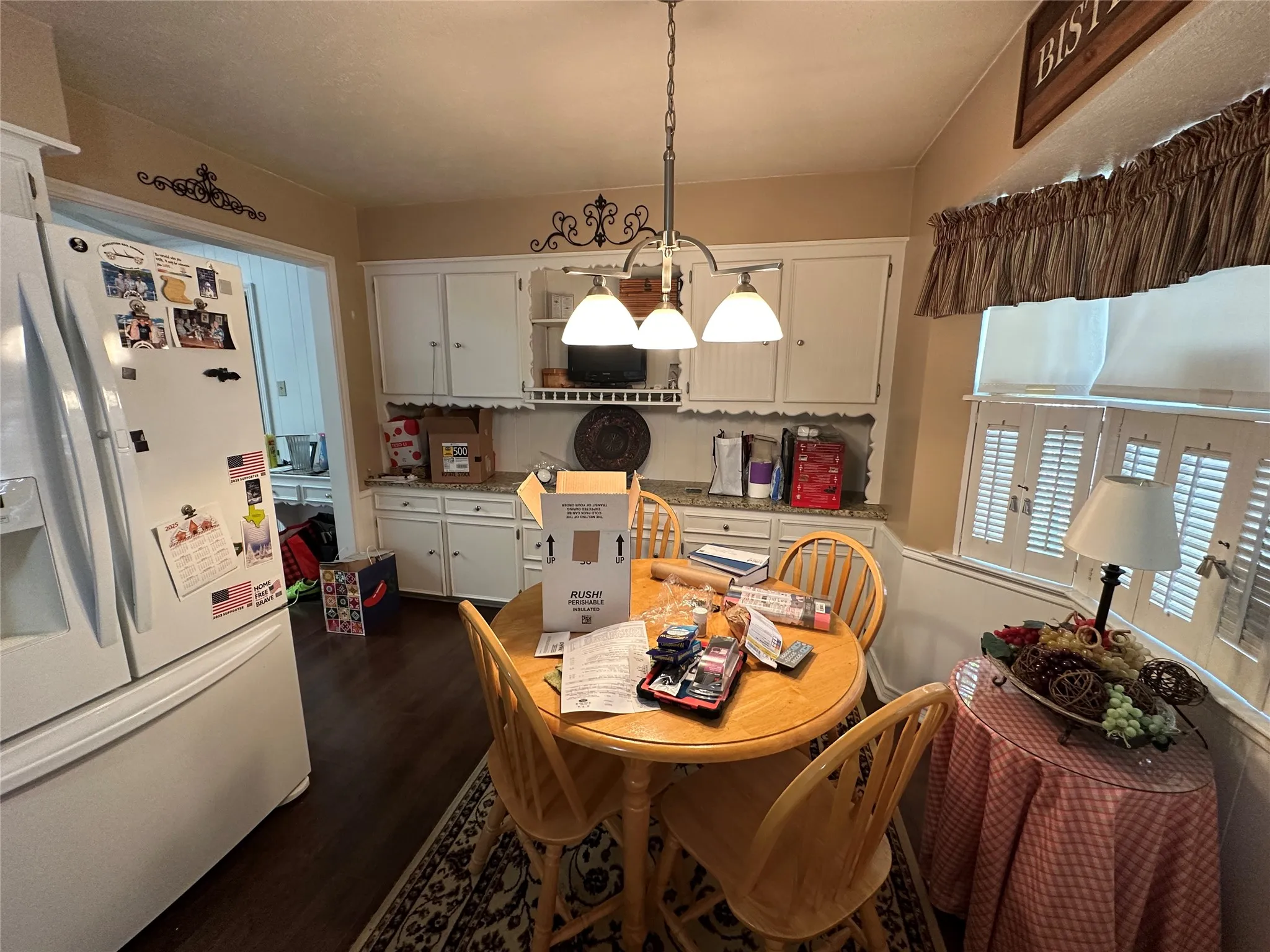 Single Family Residence For Sale in Dallas County , 7310 Whispering Pines Drive, Dallas, Texas 75248, 4 Bedroom, 3 Bathroom, 2 Garage spaces, 2,376 Sqft, built in 1971, mls#21404175, Real Estate Agent in Dallas, Homes For Sale in Dallas county, Homes For Sale in Dallas, Realtor in Dallas Texas, Real Estate Brokerage Independent Realty Texas, Luminita Cordes Realtor
