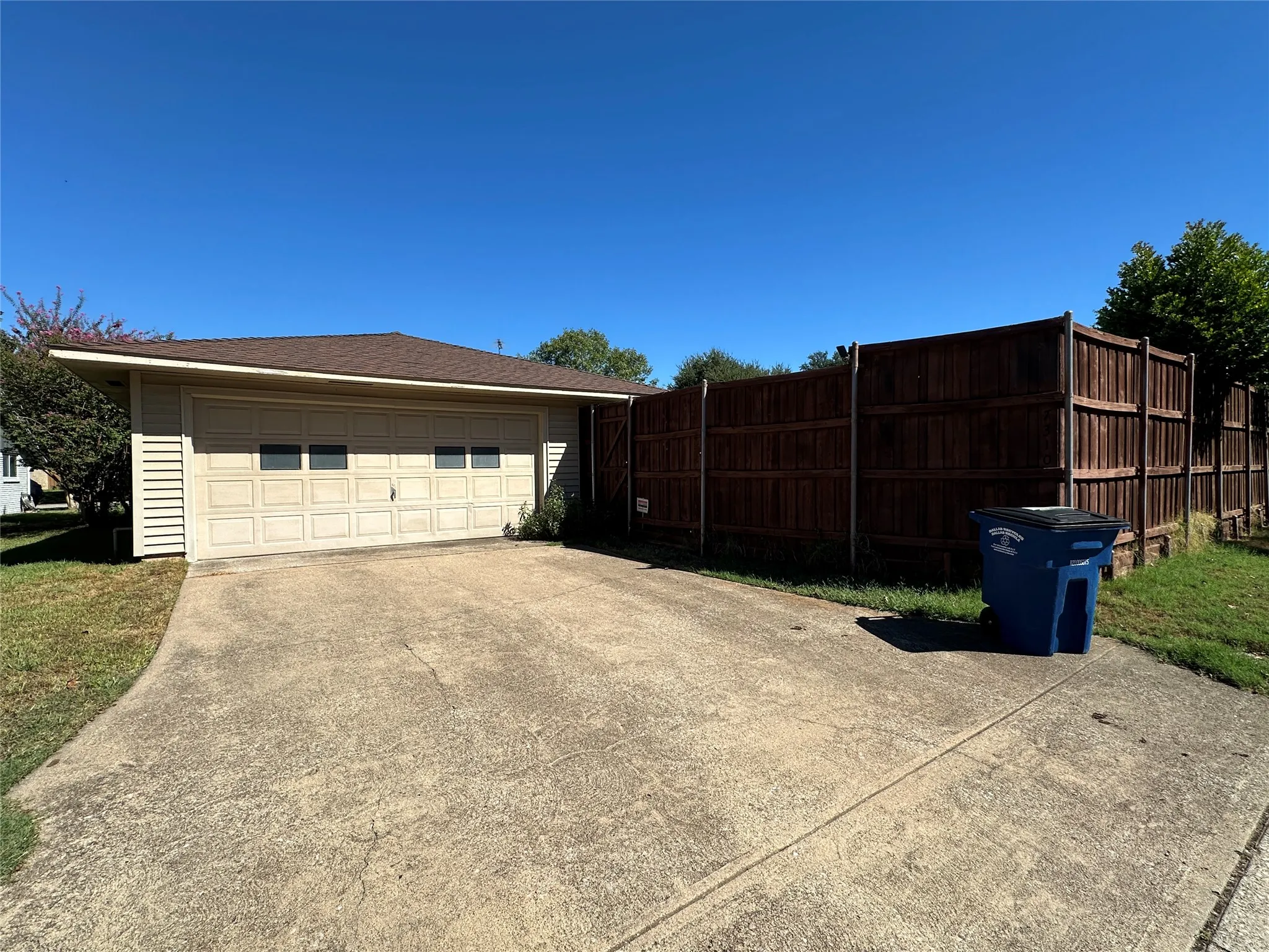 Single Family Residence For Sale in Dallas County , 7310 Whispering Pines Drive, Dallas, Texas 75248, 4 Bedroom, 3 Bathroom, 2 Garage spaces, 2,376 Sqft, built in 1971, mls#21404175, Real Estate Agent in Dallas, Homes For Sale in Dallas county, Homes For Sale in Dallas, Realtor in Dallas Texas, Real Estate Brokerage Independent Realty Texas, Luminita Cordes Realtor