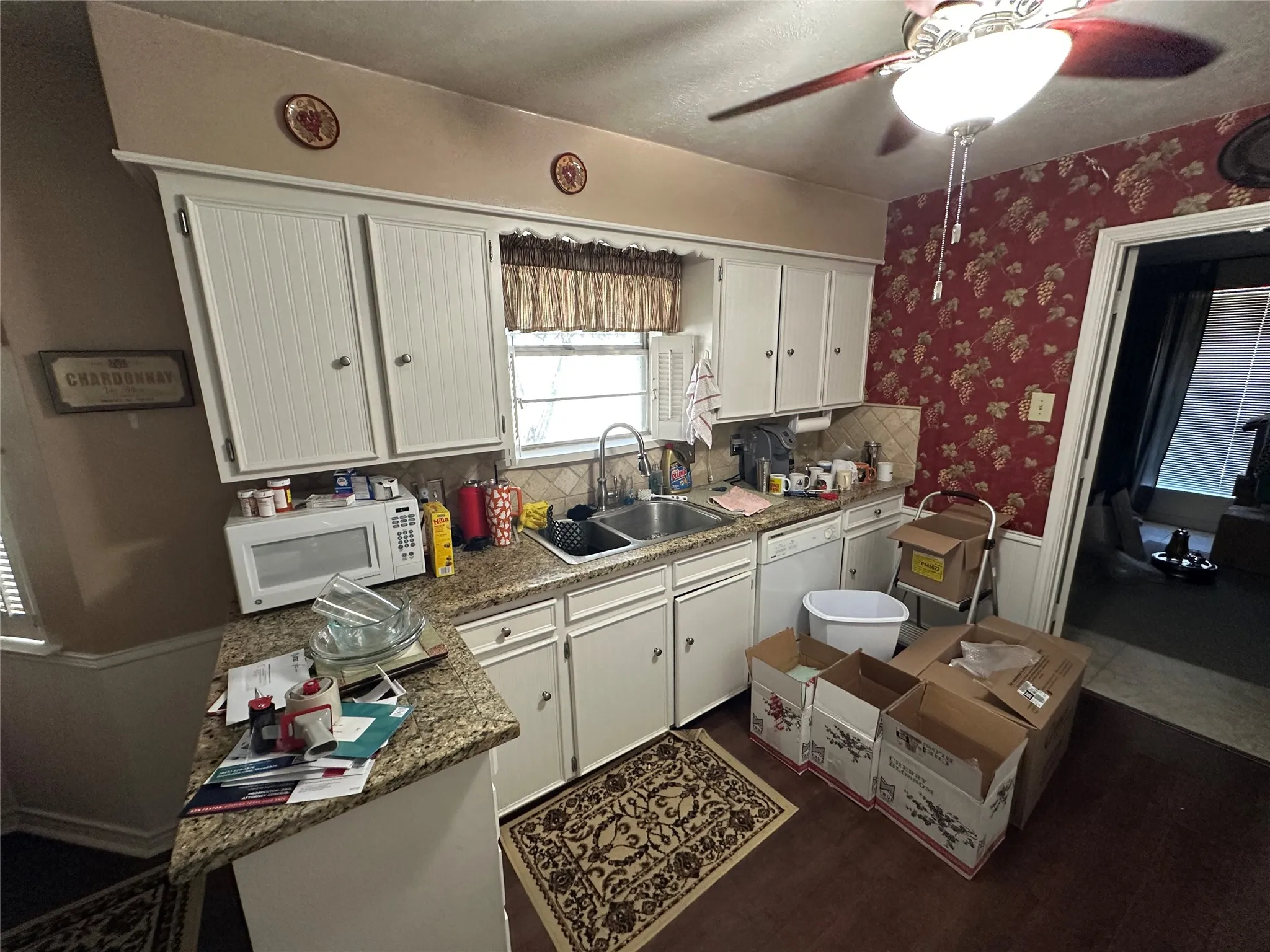 Single Family Residence For Sale in Dallas County , 7310 Whispering Pines Drive, Dallas, Texas 75248, 4 Bedroom, 3 Bathroom, 2 Garage spaces, 2,376 Sqft, built in 1971, mls#21404175, Real Estate Agent in Dallas, Homes For Sale in Dallas county, Homes For Sale in Dallas, Realtor in Dallas Texas, Real Estate Brokerage Independent Realty Texas, Luminita Cordes Realtor