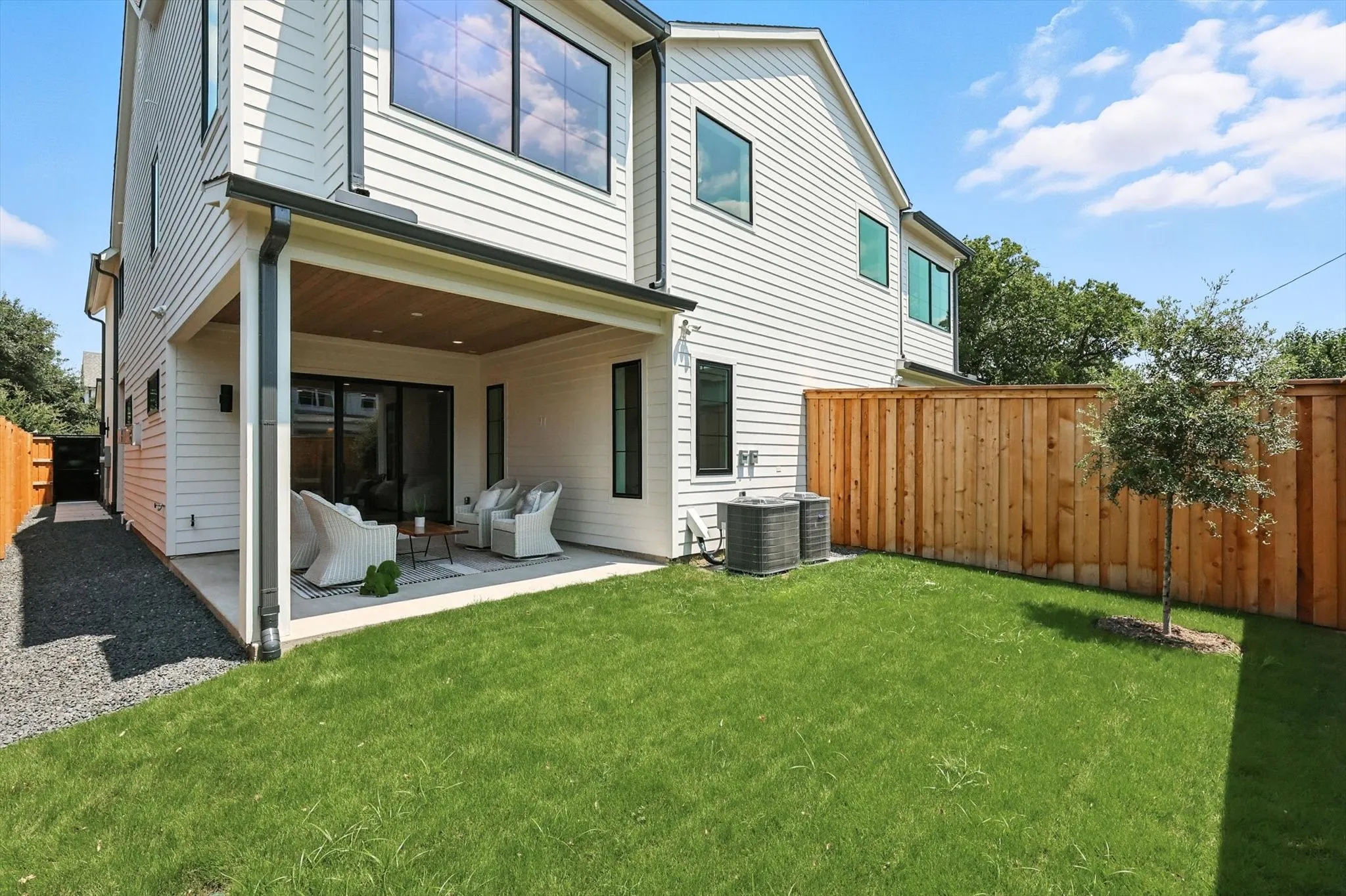 Duplex For Rent in Dallas County , 4604 Hopkins, Dallas, Texas 75209, 3 Bedroom, 3 Bathroom, 2 Garage spaces, 2,780 Sqft, built in 2025, mls#21404753, Real Estate Agent in Dallas, Homes For Rent in Dallas county, Homes For Rent in Dallas, Realtor in Dallas Texas, Real Estate Brokerage Independent Realty Texas, Luminita Cordes Realtor