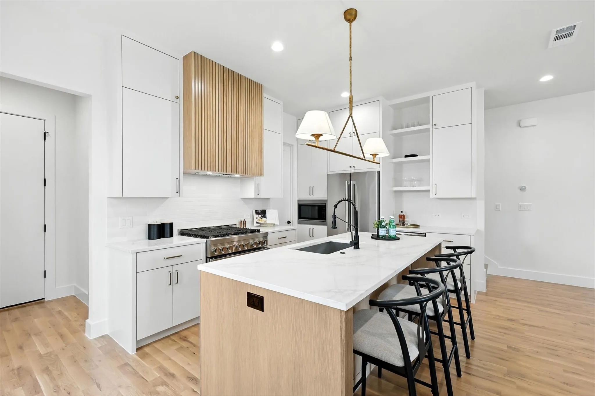 Duplex For Rent in Dallas County , 4604 Hopkins, Dallas, Texas 75209, 3 Bedroom, 3 Bathroom, 2 Garage spaces, 2,780 Sqft, built in 2025, mls#21404753, Real Estate Agent in Dallas, Homes For Rent in Dallas county, Homes For Rent in Dallas, Realtor in Dallas Texas, Real Estate Brokerage Independent Realty Texas, Luminita Cordes Realtor