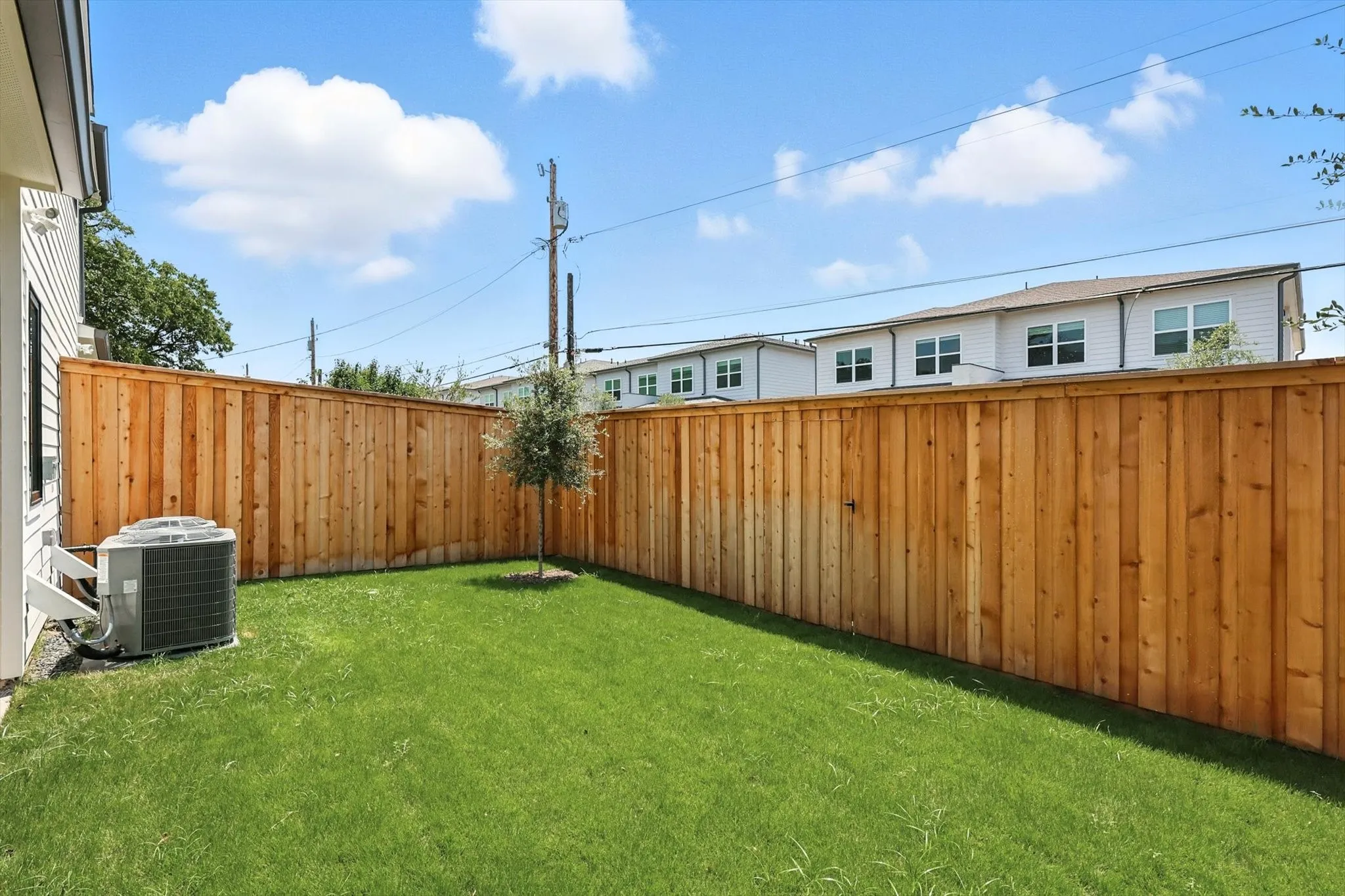 Duplex For Rent in Dallas County , 4604 Hopkins, Dallas, Texas 75209, 3 Bedroom, 3 Bathroom, 2 Garage spaces, 2,780 Sqft, built in 2025, mls#21404753, Real Estate Agent in Dallas, Homes For Rent in Dallas county, Homes For Rent in Dallas, Realtor in Dallas Texas, Real Estate Brokerage Independent Realty Texas, Luminita Cordes Realtor