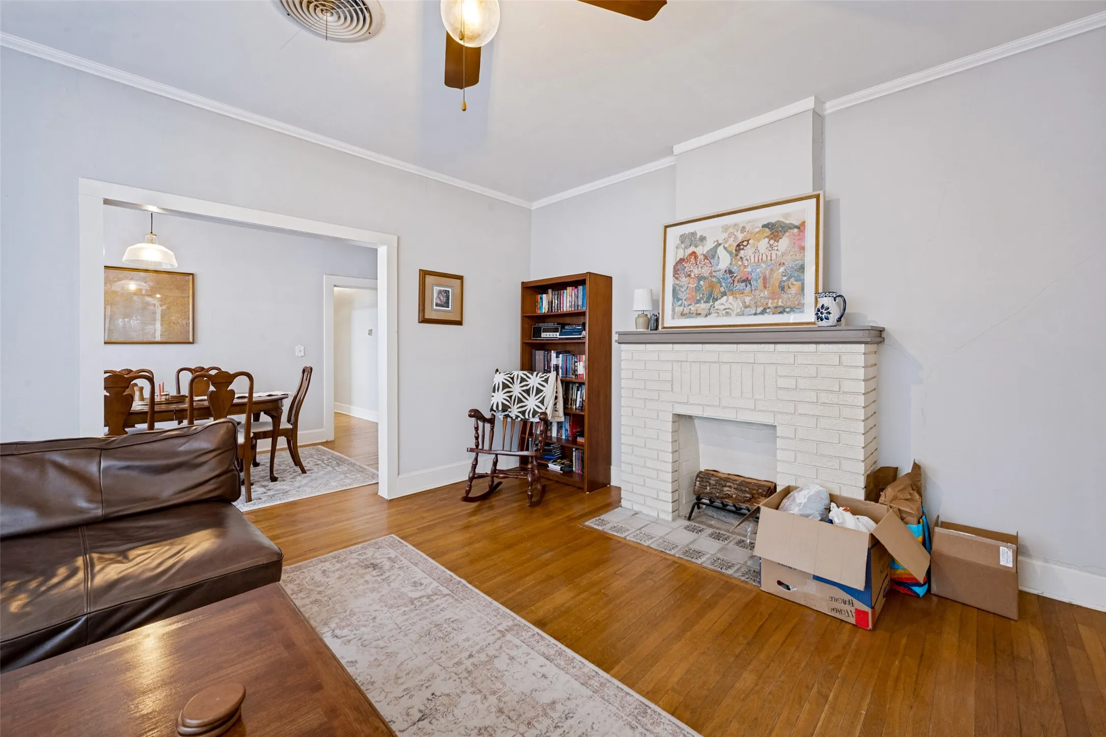 Duplex For Sale in Tarrant County , 2619 S Adams, Fort Worth, Texas 76110, 4 Bedroom, 3 Bathroom, 2 Garage spaces, 2,374 Sqft, built in 1929, mls#21397301, Real Estate Agent in Fort Worth, Homes For Sale in Tarrant county, Homes For Sale in Fort Worth, Realtor in Fort Worth Texas, Real Estate Brokerage Independent Realty Texas, Luminita Cordes Realtor