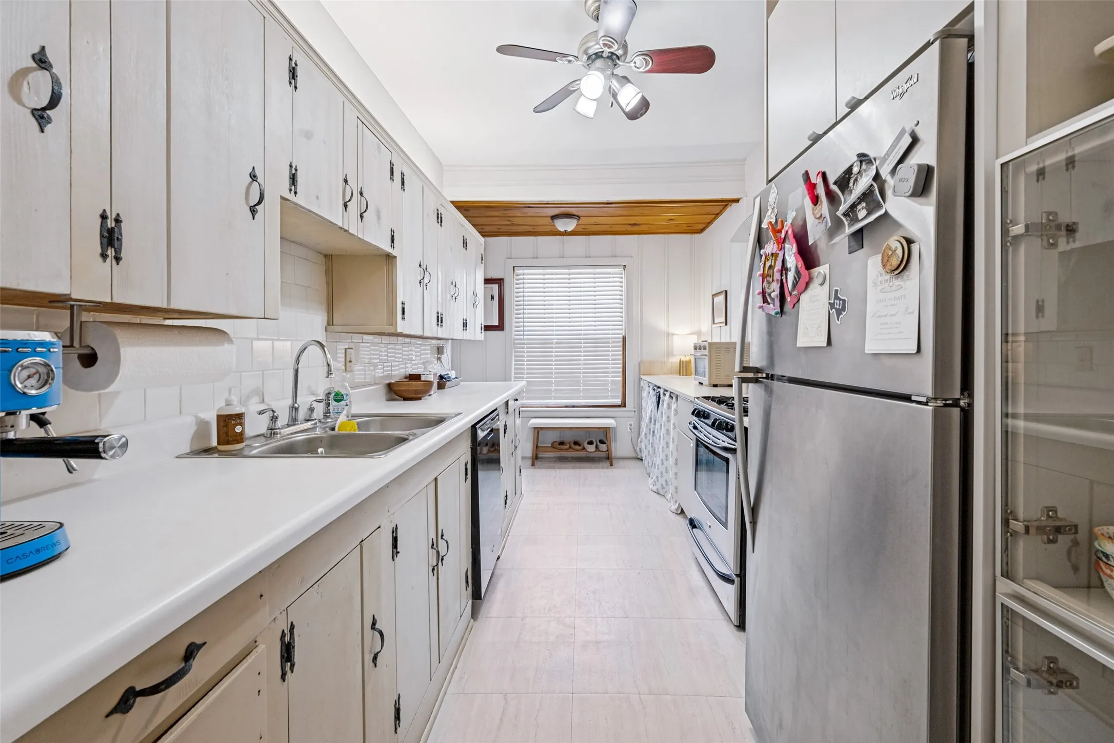 Duplex For Sale in Tarrant County , 2619 S Adams, Fort Worth, Texas 76110, 4 Bedroom, 3 Bathroom, 2 Garage spaces, 2,374 Sqft, built in 1929, mls#21397301, Real Estate Agent in Fort Worth, Homes For Sale in Tarrant county, Homes For Sale in Fort Worth, Realtor in Fort Worth Texas, Real Estate Brokerage Independent Realty Texas, Luminita Cordes Realtor