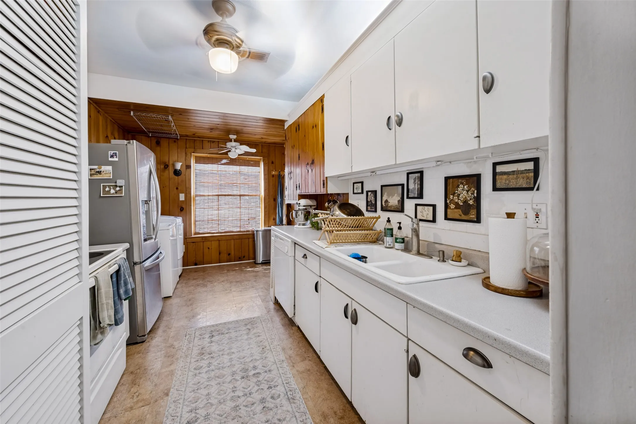 Duplex For Sale in Tarrant County , 2619 S Adams, Fort Worth, Texas 76110, 4 Bedroom, 3 Bathroom, 2 Garage spaces, 2,374 Sqft, built in 1929, mls#21397301, Real Estate Agent in Fort Worth, Homes For Sale in Tarrant county, Homes For Sale in Fort Worth, Realtor in Fort Worth Texas, Real Estate Brokerage Independent Realty Texas, Luminita Cordes Realtor
