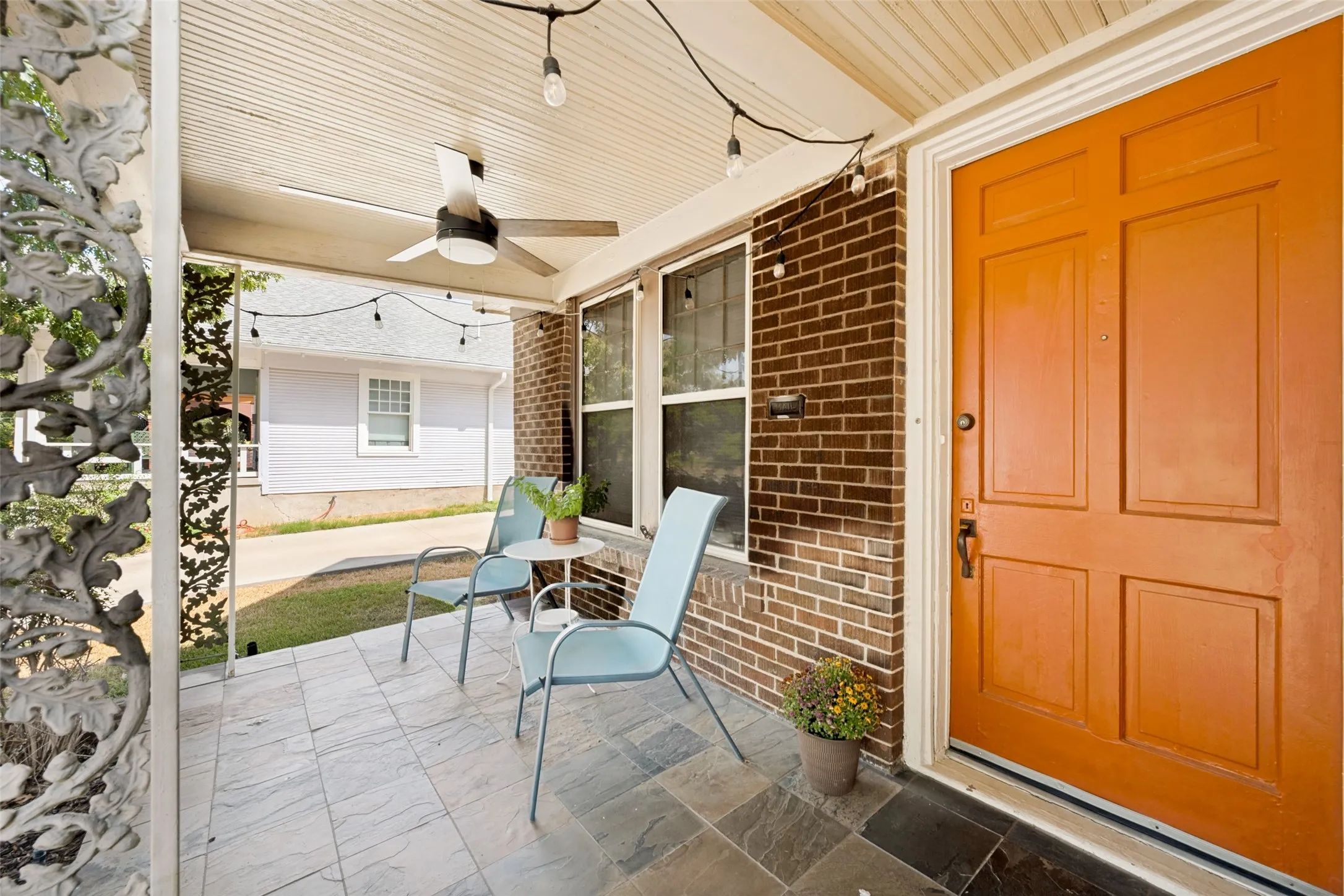 Duplex For Sale in Tarrant County , 2619 S Adams, Fort Worth, Texas 76110, 4 Bedroom, 3 Bathroom, 2 Garage spaces, 2,374 Sqft, built in 1929, mls#21397301, Real Estate Agent in Fort Worth, Homes For Sale in Tarrant county, Homes For Sale in Fort Worth, Realtor in Fort Worth Texas, Real Estate Brokerage Independent Realty Texas, Luminita Cordes Realtor