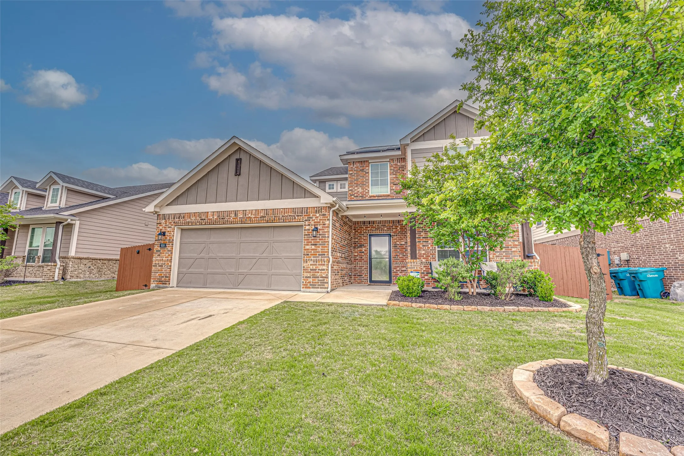 Single Family Residence For Rent in Grayson County , 909 Gambel Drive, Sherman, Texas 75092, 4 Bedroom, 3 Bathroom, 2 Garage spaces, 2,698 Sqft, built in 2021, mls#21403992, Real Estate Agent in Sherman, Homes For Rent in Grayson county, Homes For Rent in Sherman, Realtor in Sherman Texas, Real Estate Brokerage Independent Realty Texas, Luminita Cordes Realtor